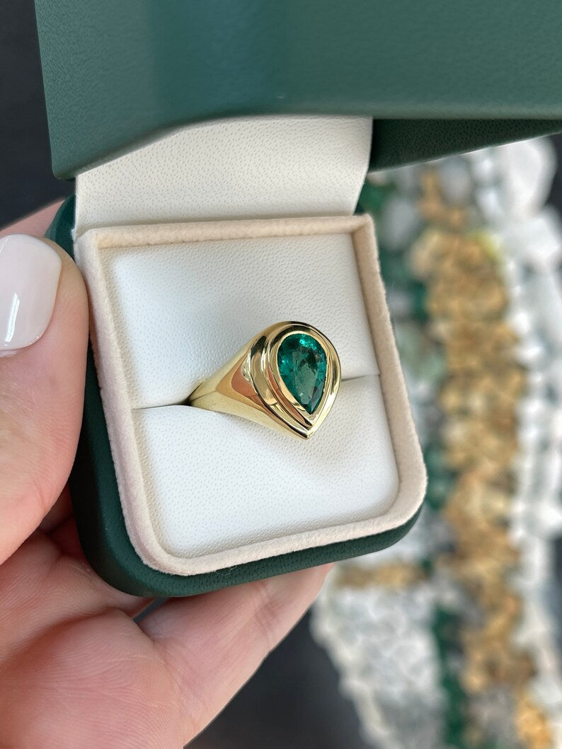 2.47 Carat 18K Solid Gold Bezel Teardrop Emerald Solitaire Gypsy Ring for Women - Elegant Vintage Jewelry Gift for Wedding, Anniversary & Special Occasions
