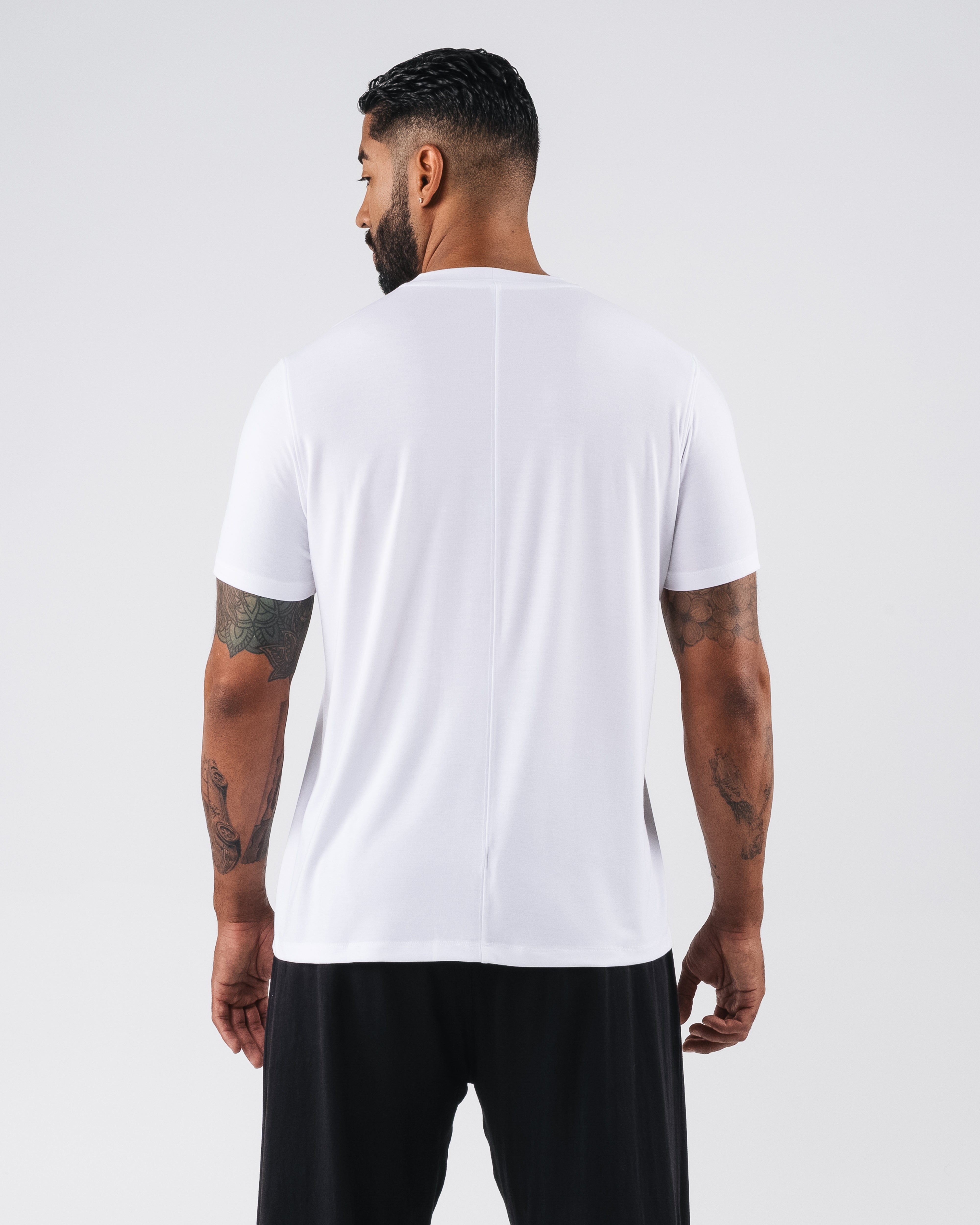 Zero Accent Tee - Premium White T-Shirt for Men & Women | Casual Wear, Street Style & Everyday Comfort