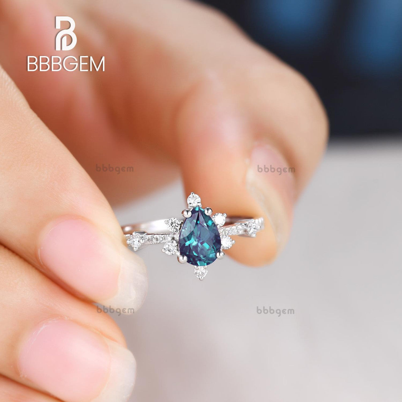 14K/18K Gold 5x7mm Pear Shaped Alexandrite Diamond Engagement Ring - Art Deco Vintage Style for Women - Perfect for Proposals, Anniversaries & Special Occasions