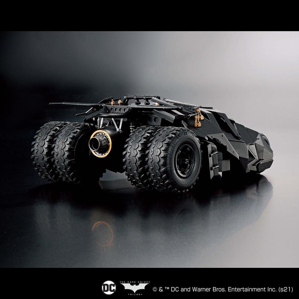 Bandai 1/35 The Dark Knight Trilogy Batmobile (Tumbler) Batman Begins Version Model Kit - Collectible DC Comics Movie Replica for Display & Action Scenes