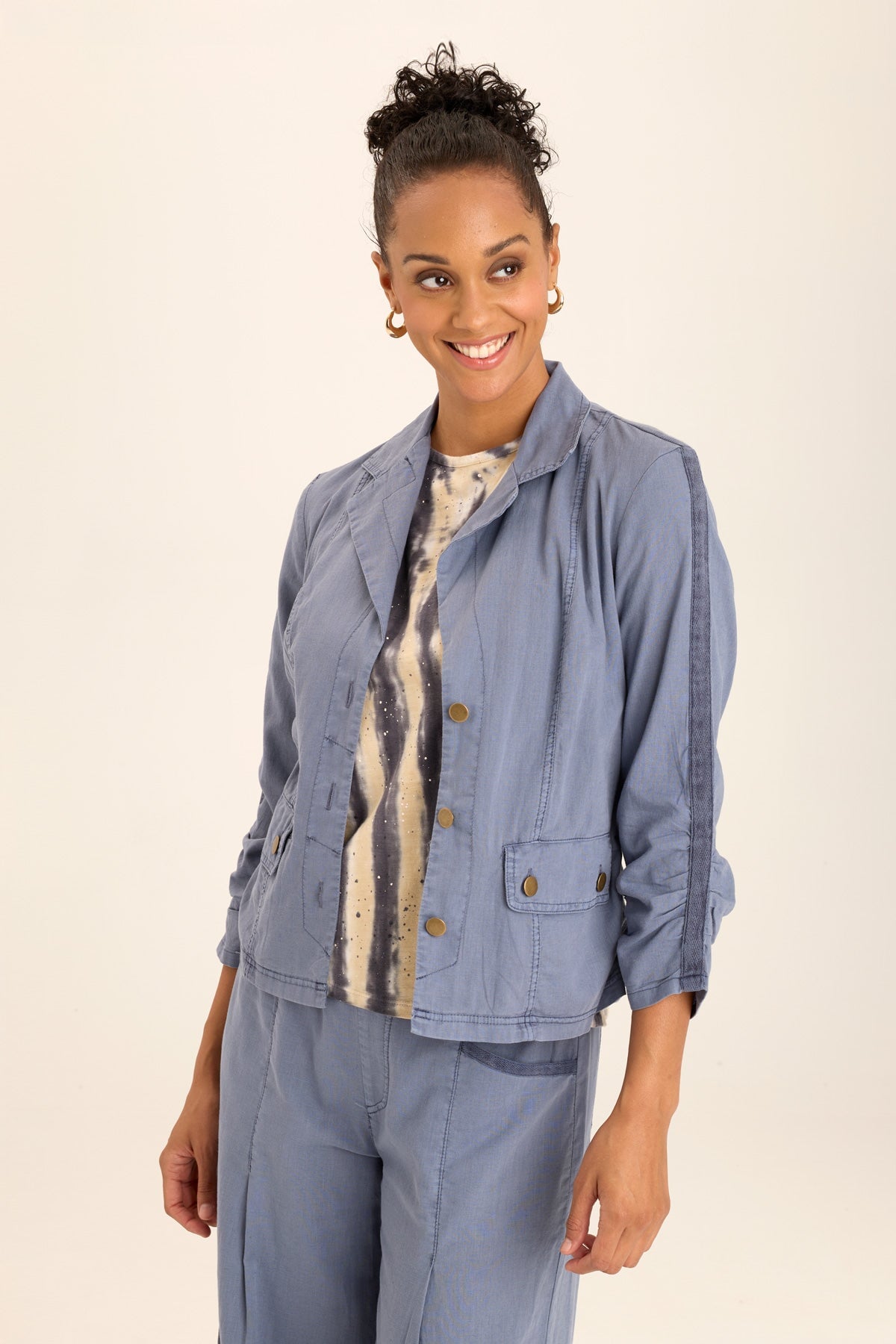 Stylish Linen Stretch Blazer with 4 Pockets - Comfortable & Versatile for Office, Travel & Casual Outfits