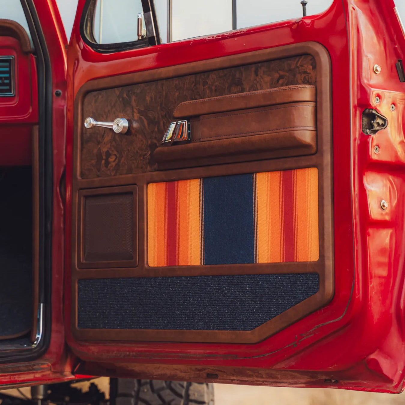 Custom Upholstered Door Panels for Ford F100 F150 F250 (1973-1979) - Premium Interior Upgrade for Classic Truck Restoration & Car Show Enhancement