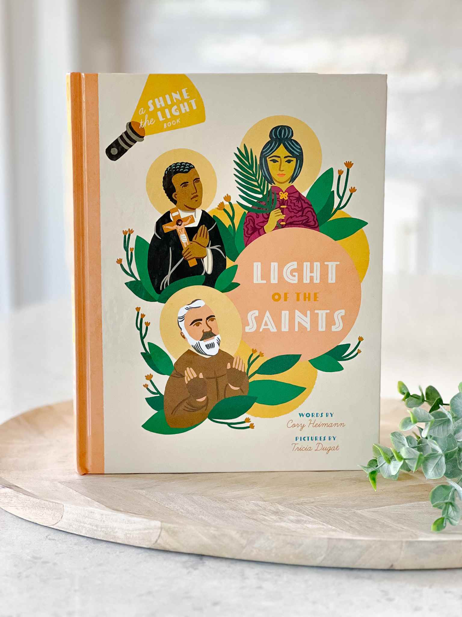 Light of the Saints Book - Inspirational Catholic Reading for Spiritual Growth & Daily Devotion - Perfect for Prayer Time, Bible Study & Gift Giving