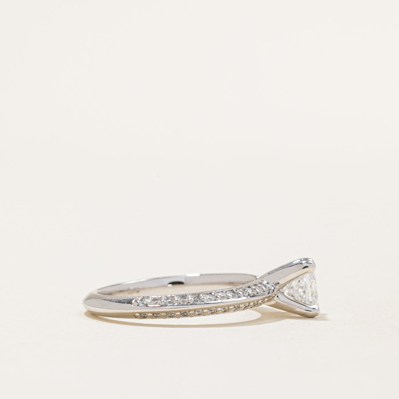 GIA Certified 0.77ct Diamond Solitaire Engagement Ring with Knife Edge Band in 14k Gold (0.48ctw, Size 8) - Perfect for Proposals, Anniversaries & Special Occasions