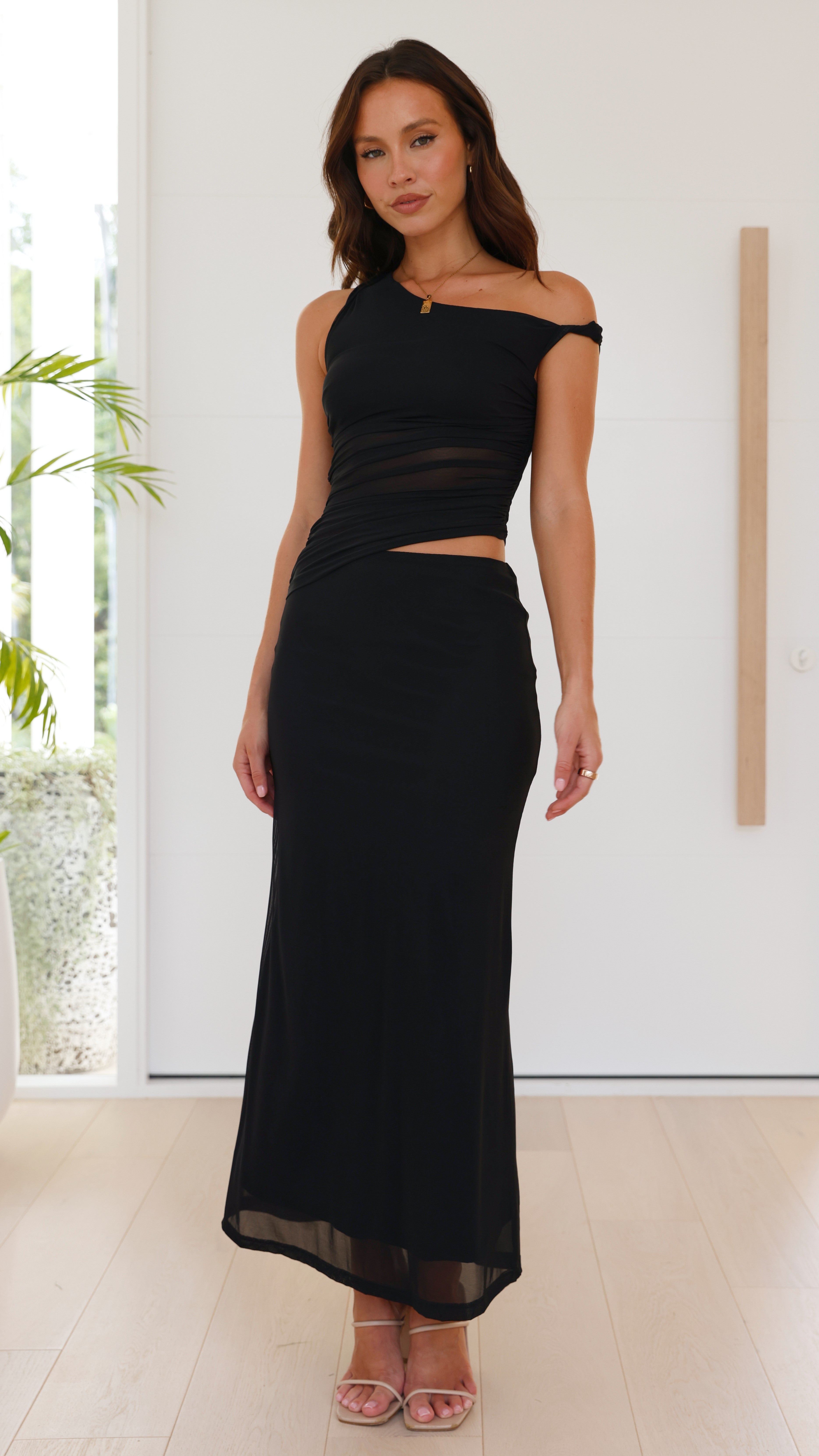 Iantha Maxi Dress for Women - Elegant Black Long Flowy Dress for Summer, Beach, Party & Evening Wear
