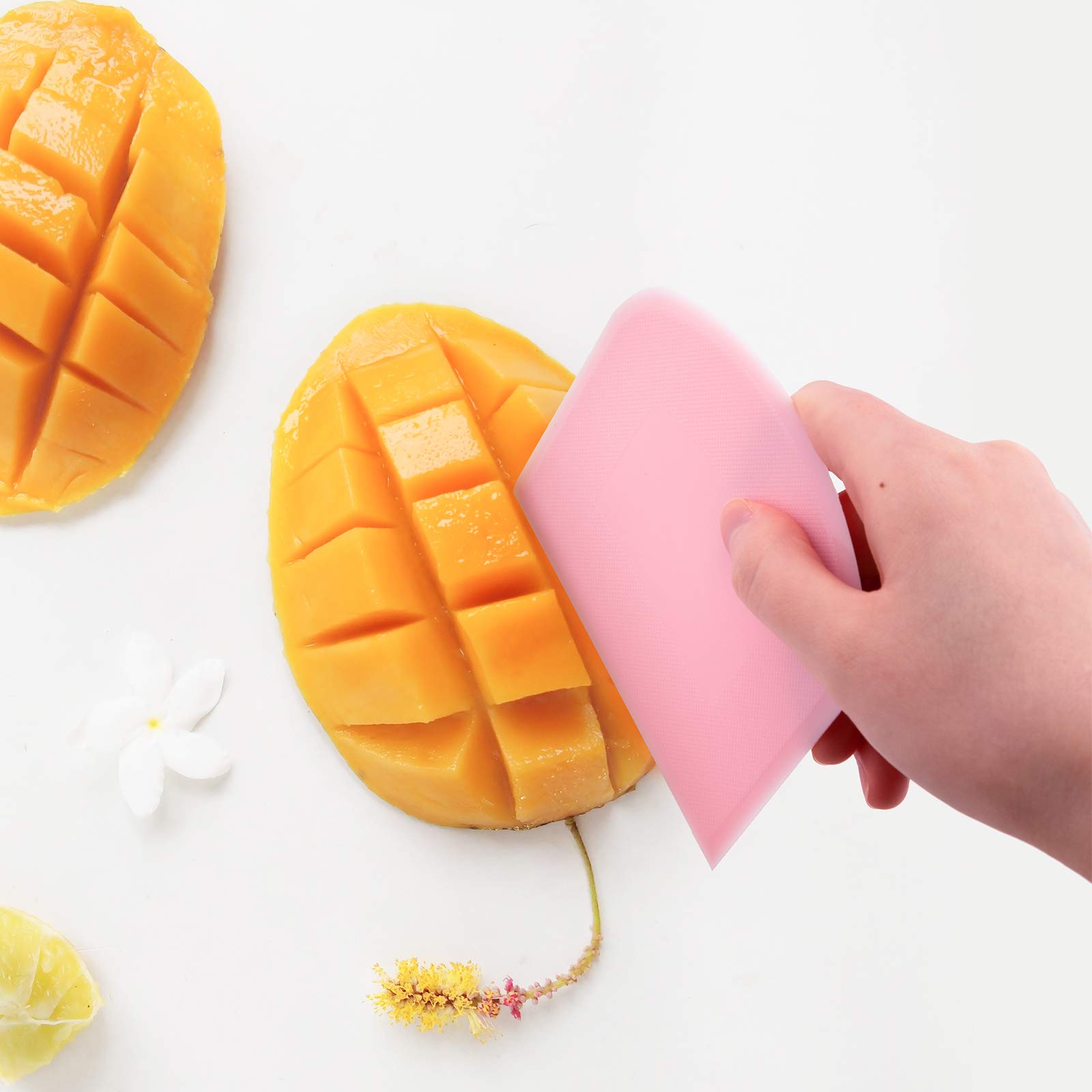 LUTER 2-Piece Plastic Dough Scraper Set - 12 x 9.5 cm Pastry Horn for Baking, Cooking, Pancakes & Pie Making (Pink & White) - Perfect for Home Bakers & Professional Chefs
