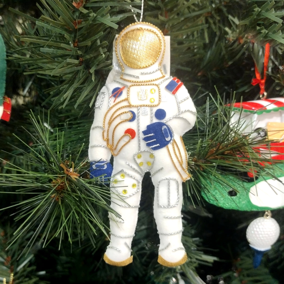 NASA Astronaut Ornament - Collectible Space-Themed Christmas Tree Decoration for Holiday & Home Decor