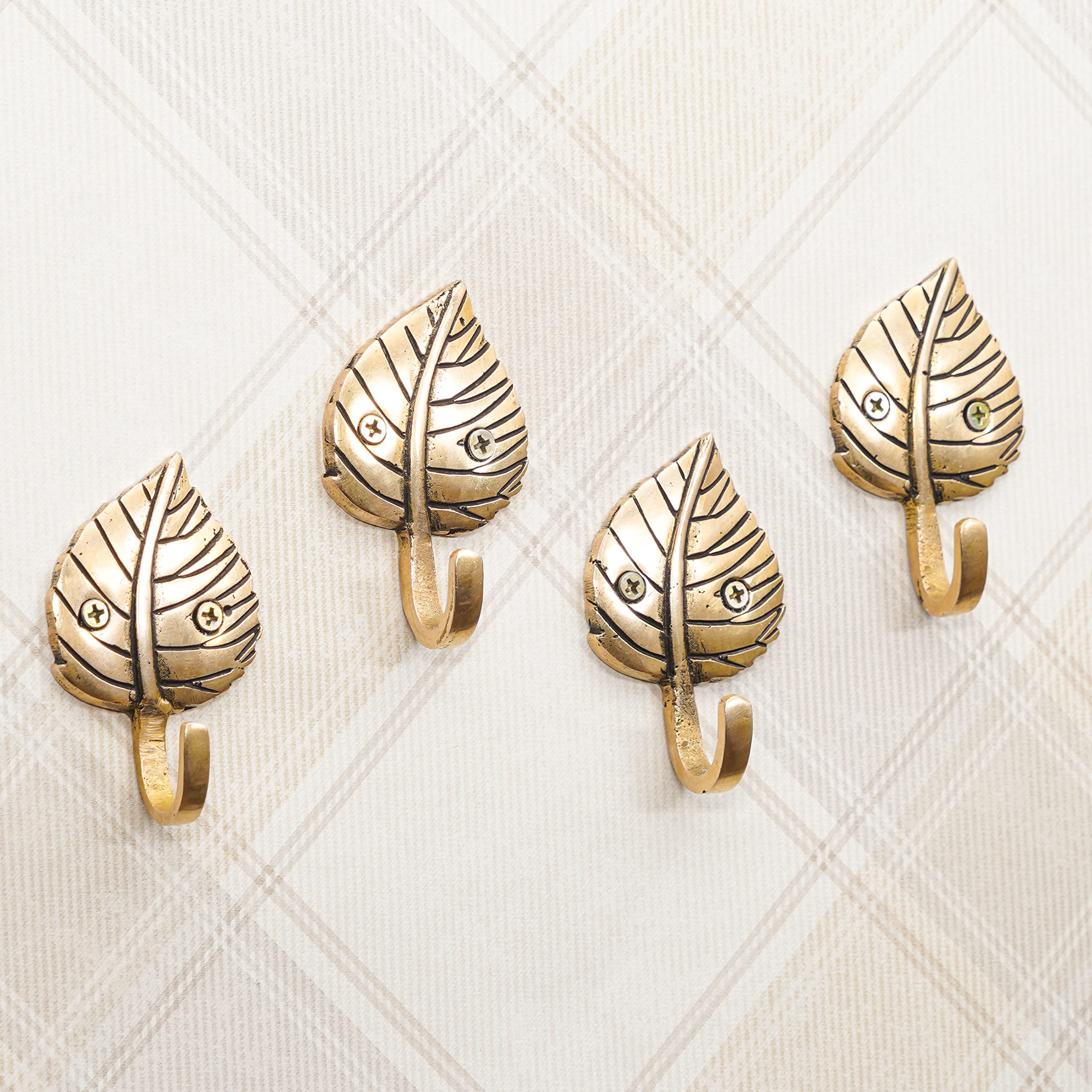 Vintage Gold Brass Wall Hooks - Decorative Leaf Coat Hangers for Keys & Hats - Set of 4 Antique Style Mounted Hooks - Perfect for Entryway, Bedroom & Bathroom Organization