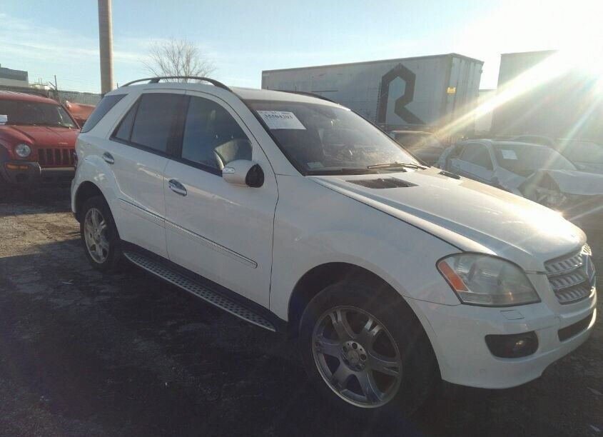 2006-2011 Mercedes ML500 Left Driver Side Front Kick Cowel Panel - OEM Replacement Part for Smooth Driving Experience