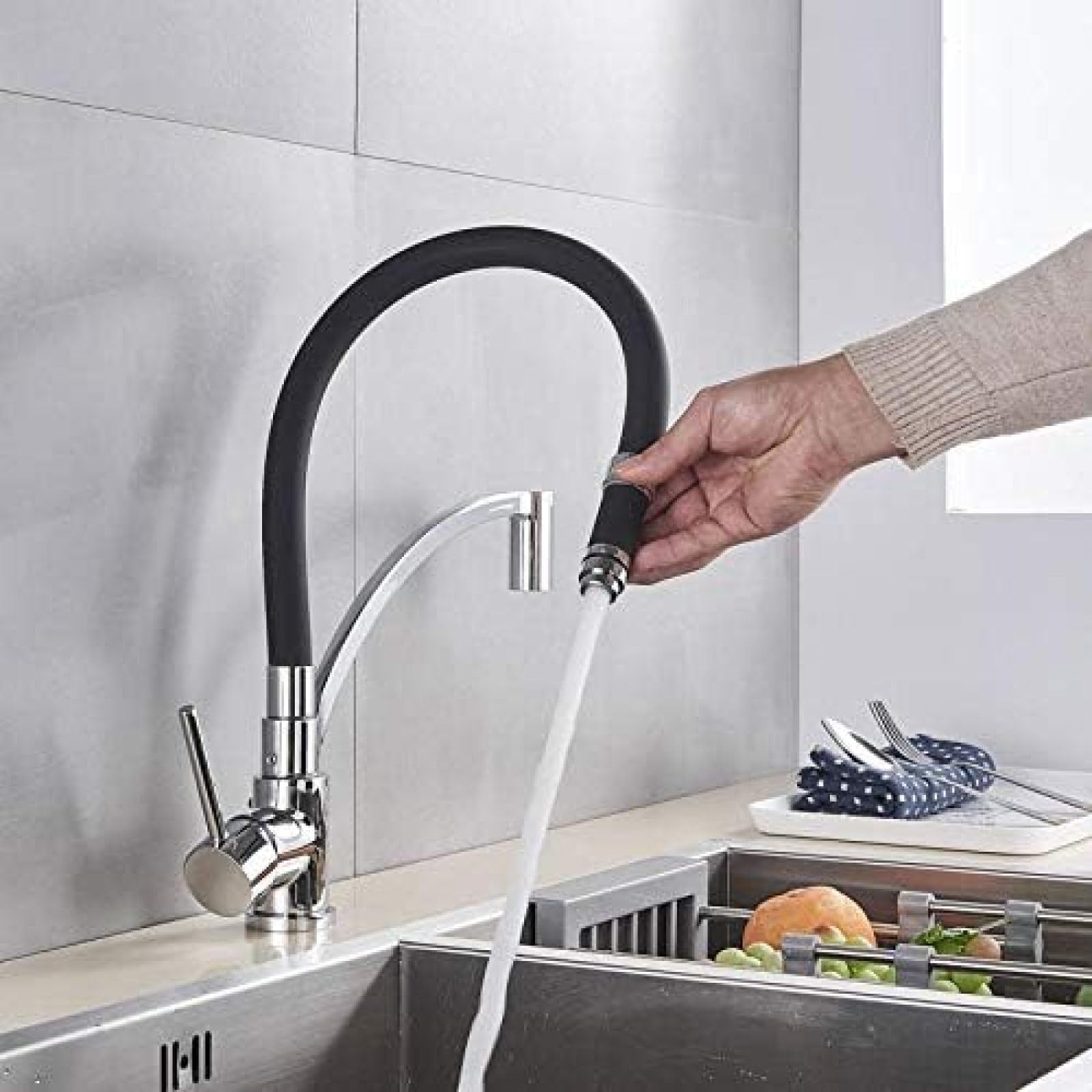 CRJUS Black Pull Down Kitchen Faucet with Rotating Spray Head - Hot & Cold Water Mixer Tap for Modern Sink - Perfect for Cooking, Washing Dishes, and Food Prep