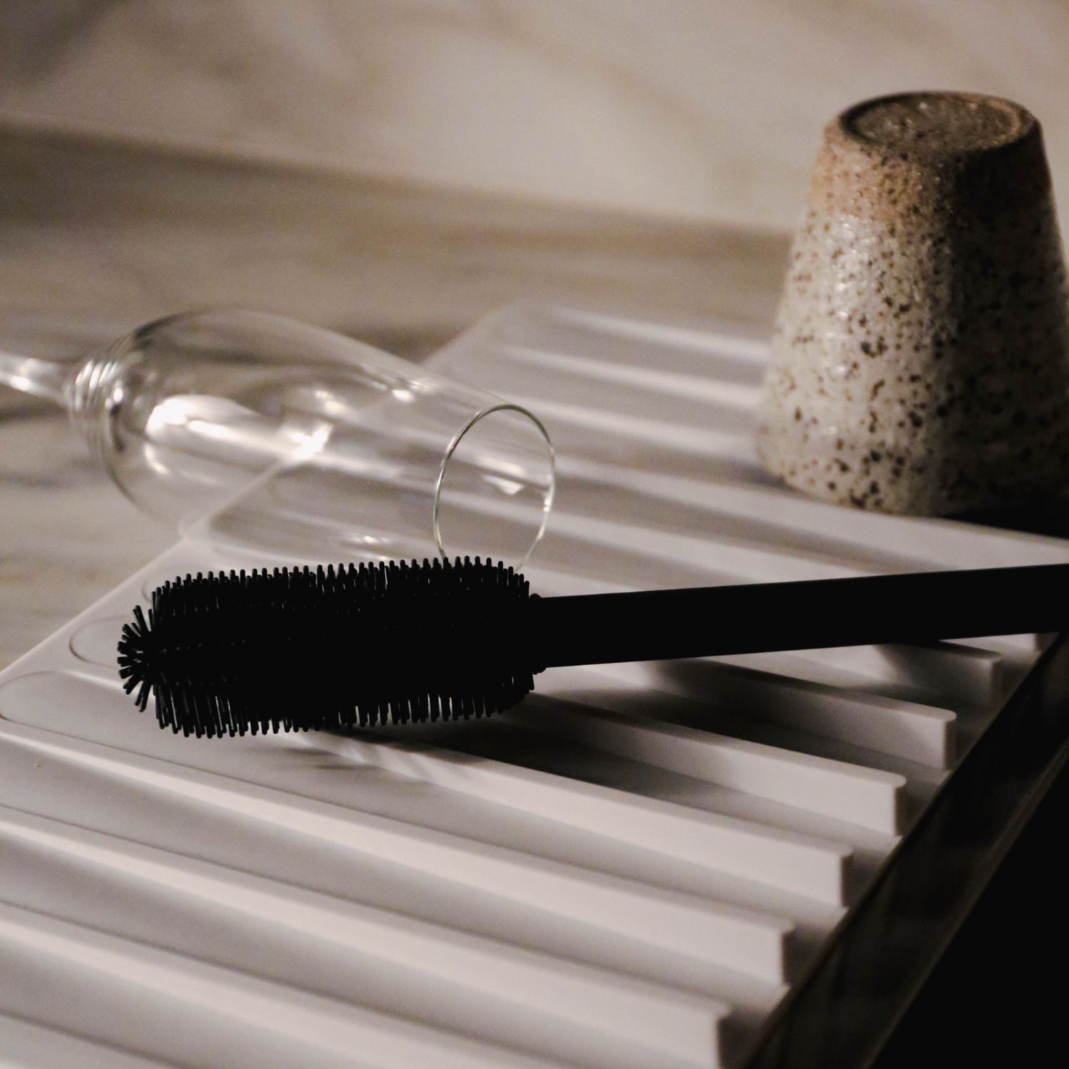 DESIGNSTUFF Premium Bottle Brush for Cleaning - Durable Black Bristles - Ideal for Water Bottles, Baby Bottles, and Hard-to-Reach Containers