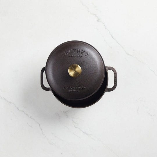 Smithey Vintage American Dutch Oven 5.5 Quart - Cast Iron Cookware Made in USA - Perfect for Camping, Baking & Family Dinners