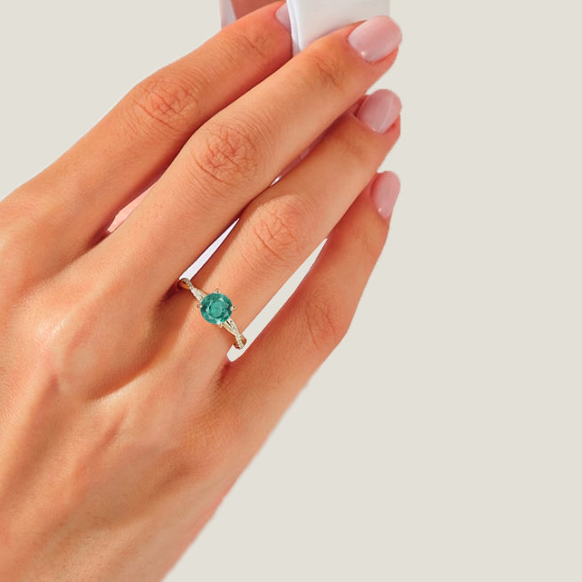 Green Emerald Ring – Elegant Jewelry Gift for Her, Birthstone & Anniversary Present – Perfect for Weddings, Engagements & Special Occasions