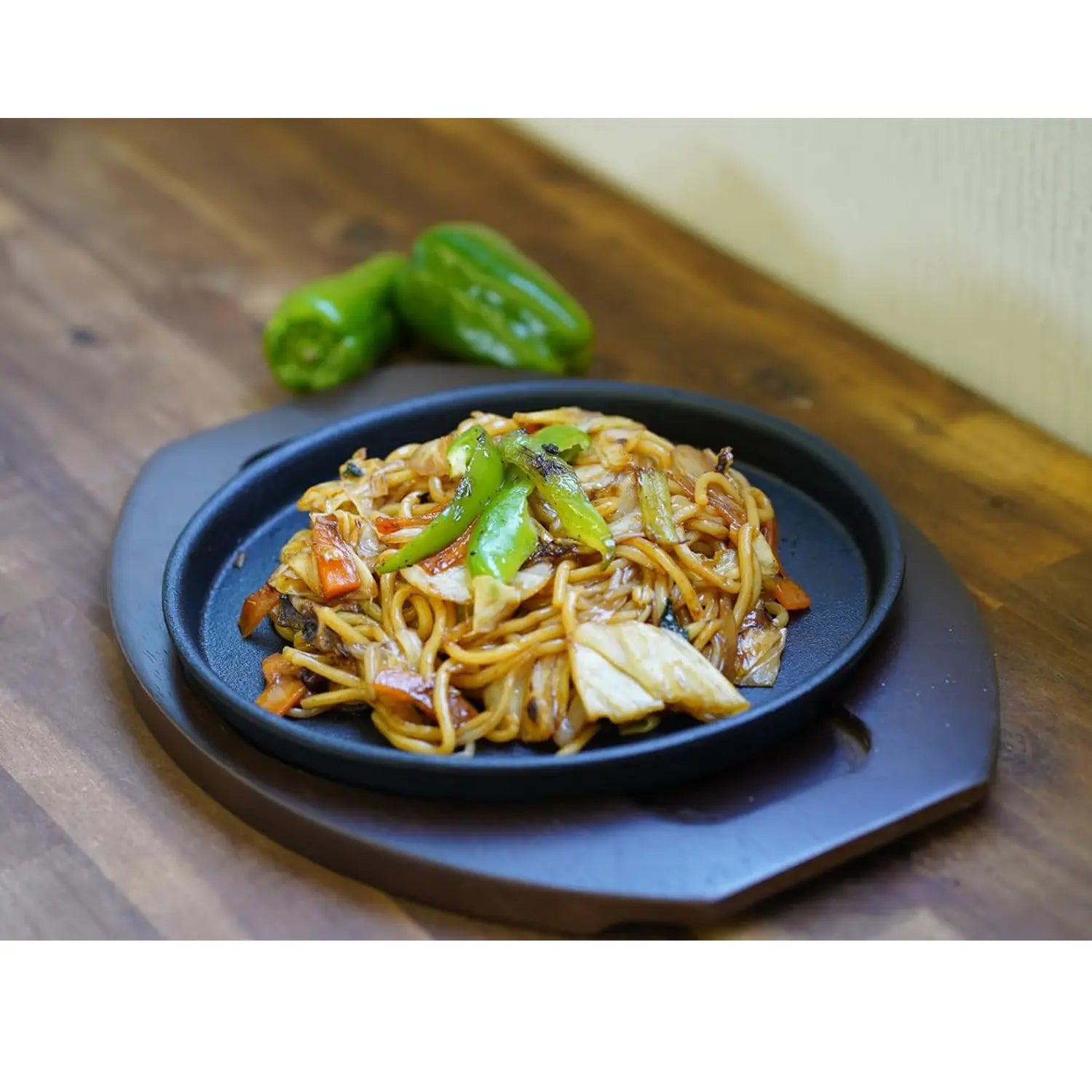 Premium Ikenaga Cast Iron Sizzler Platter for Stir-Fry Noodles - Perfect for Asian Cuisine, Fajitas & Sizzling Hot Dishes at Home or Restaurant