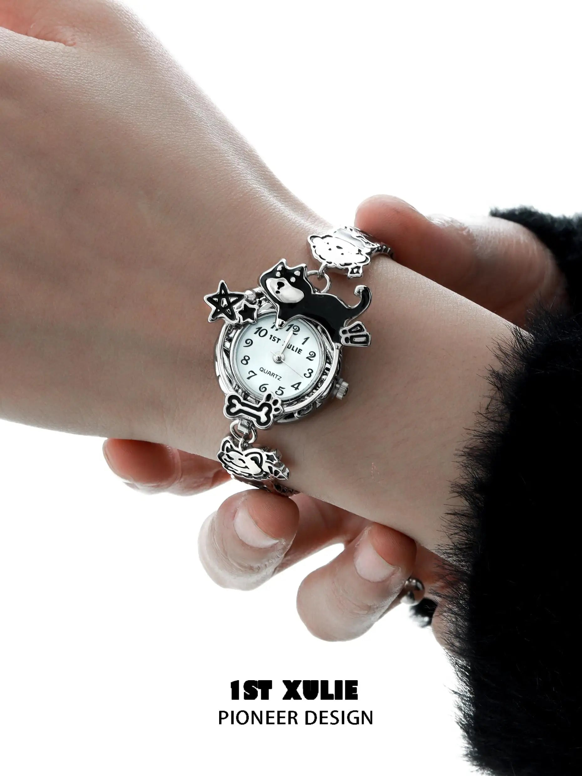 Graffit Puppy 18K Gold Plated Elastic Chain Watch for Women - Stylish Luxury Bracelet Watch for Everyday Wear, Parties & Gifts
