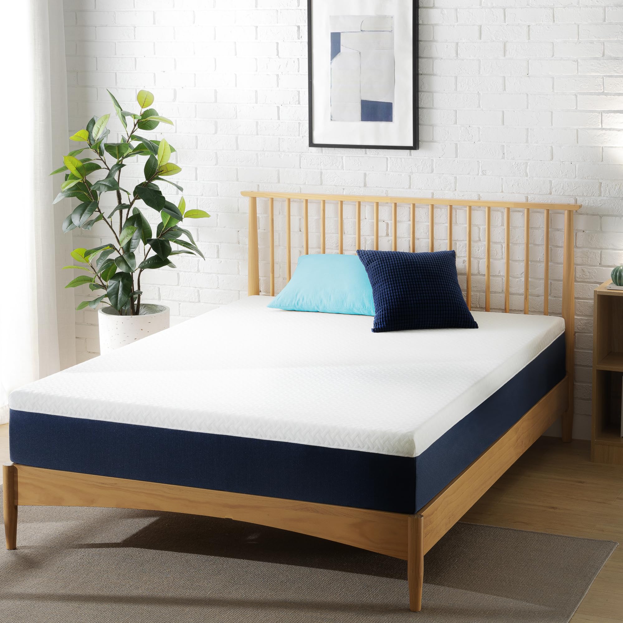 ZINUS 10 Inch Cooling Comfort Hybrid Mattress - Queen Size, Fiberglass Free, Medium Firm Support with Motion Isolation | CertiPUR-US Certified Foams & OEKO-TEX Fabric | Bed in a Box for Cool Sleep & Pressure Relief | Perfect for Master Bedrooms, Guest Rooms & Apartments