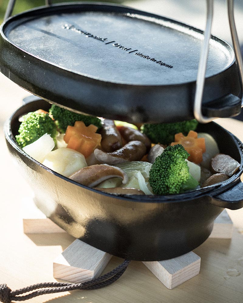 Micro Sand Dutch Oven CS 303 - Premium Cast Iron Cookware for Baking, Roasting & Braising - Perfect for Camping, Outdoor Cooking & Home Kitchen Use