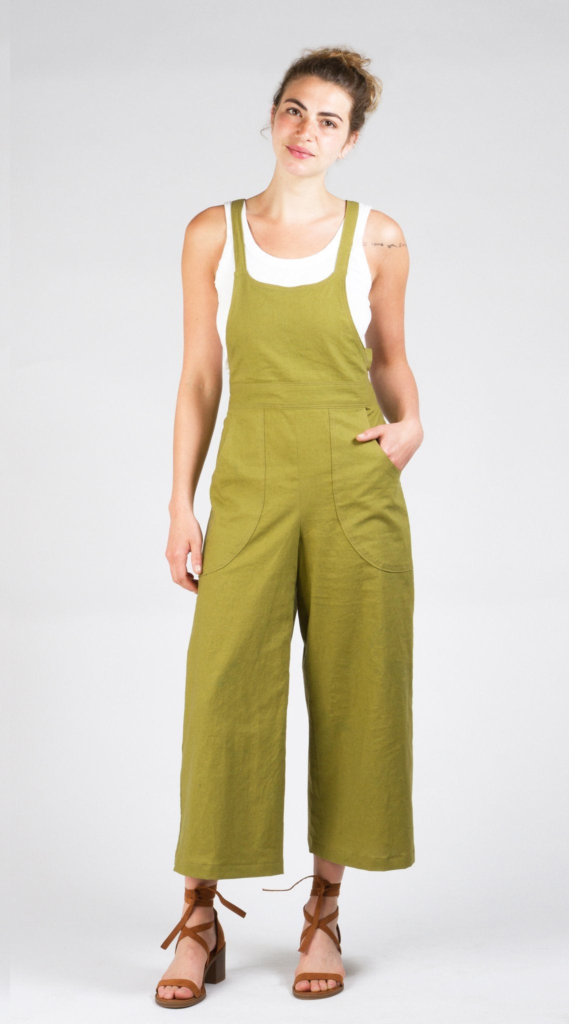 Sew House Seven Burnside Bibs - Size 00-20 | Women's Adjustable Denim Overalls for Work & Casual Wear | Perfect for Gardening, DIY Projects & Everyday Fashion