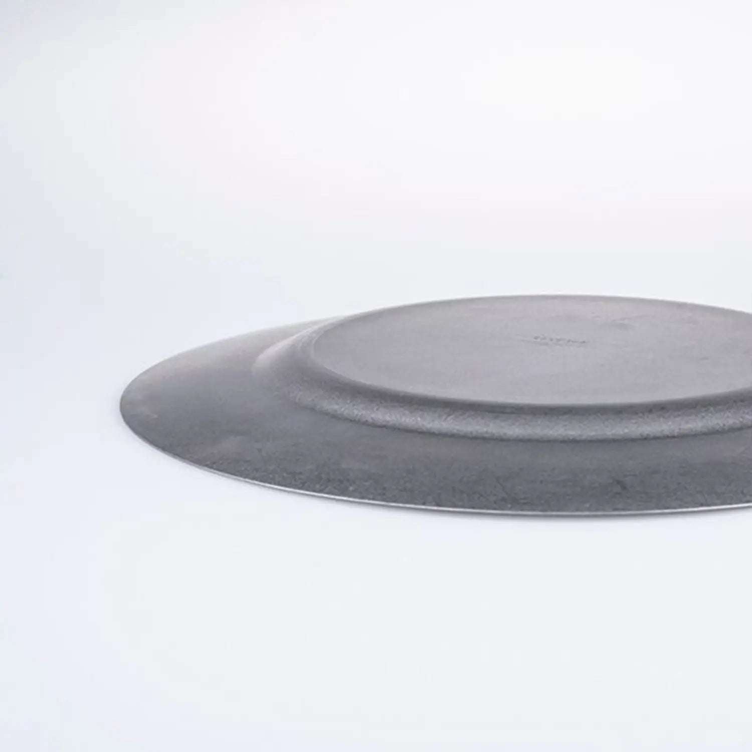 Vintage Stainless Steel Round Plate - Elegant 10-Inch Dinner Plate for Home Dining, Restaurants & Party Serving | Durable & Stylish Tableware