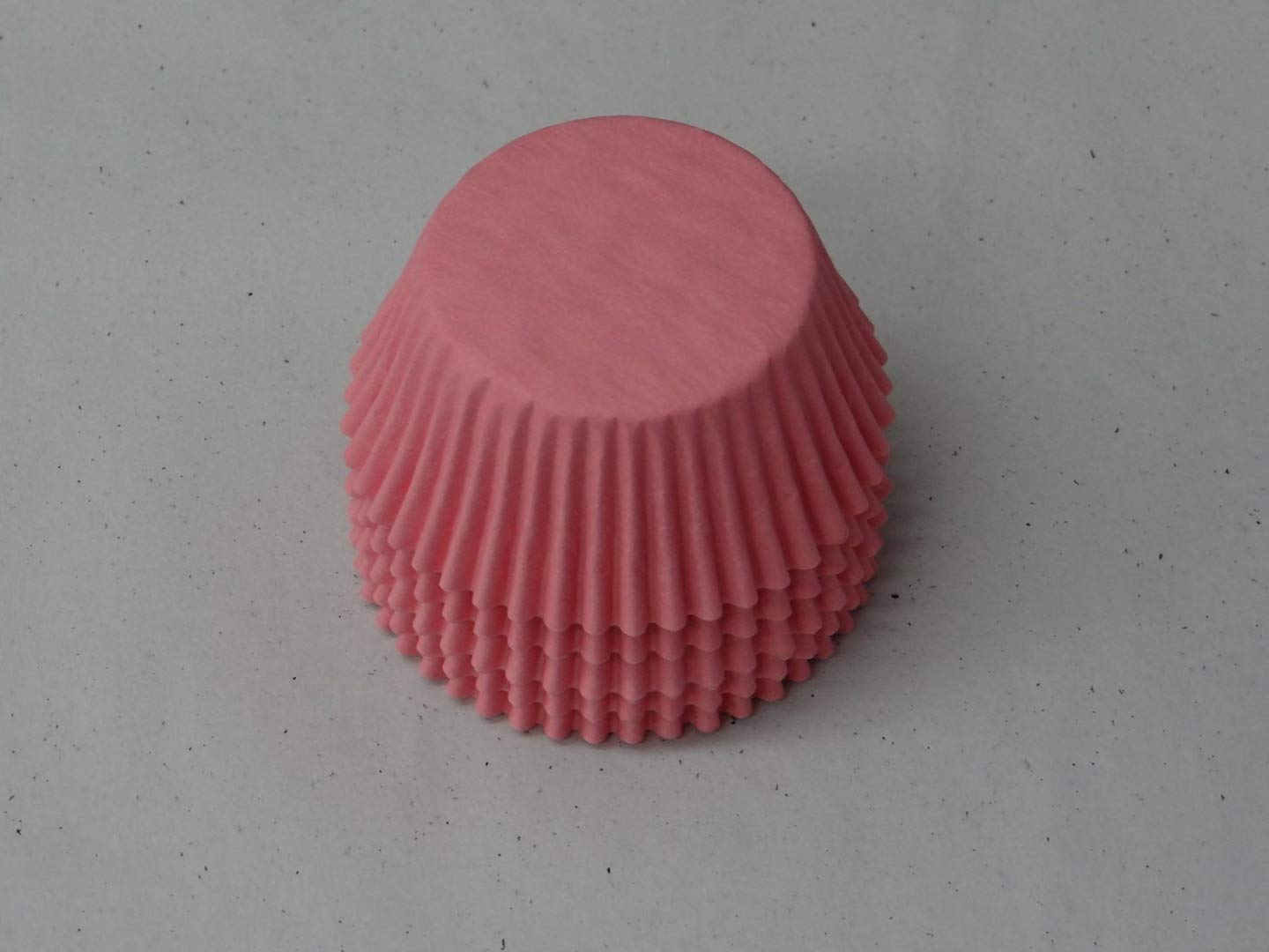 100 Light Pink Cupcake Liners - Standard Size Baking Cups for Parties, Baby Showers & Birthday Celebrations - Perfect for Baking, Decorating & Special Events
