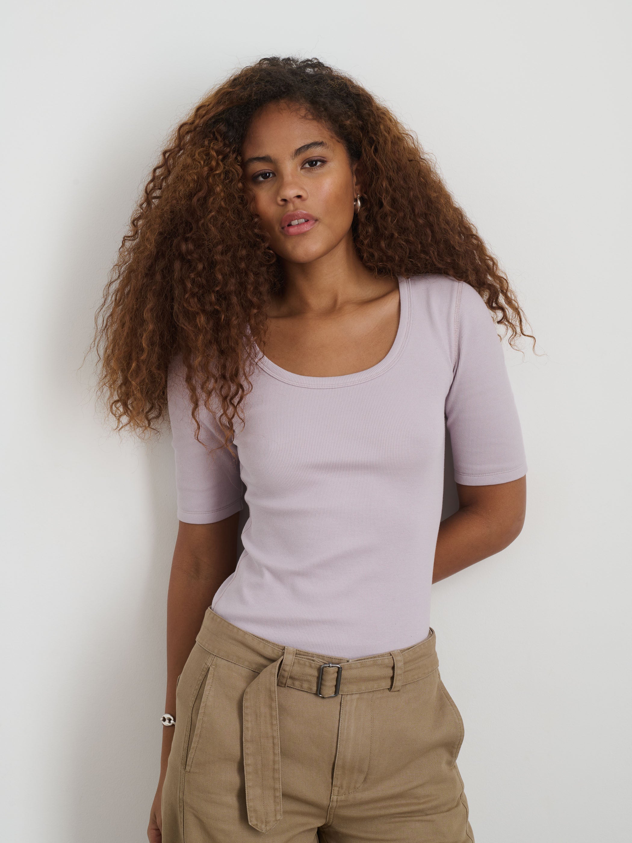 Everyday Ribbed Scoop Neck T-Shirt for Women - Soft Stretch Casual Basic Tee - Perfect for Layering, Work, and Weekend Outfits