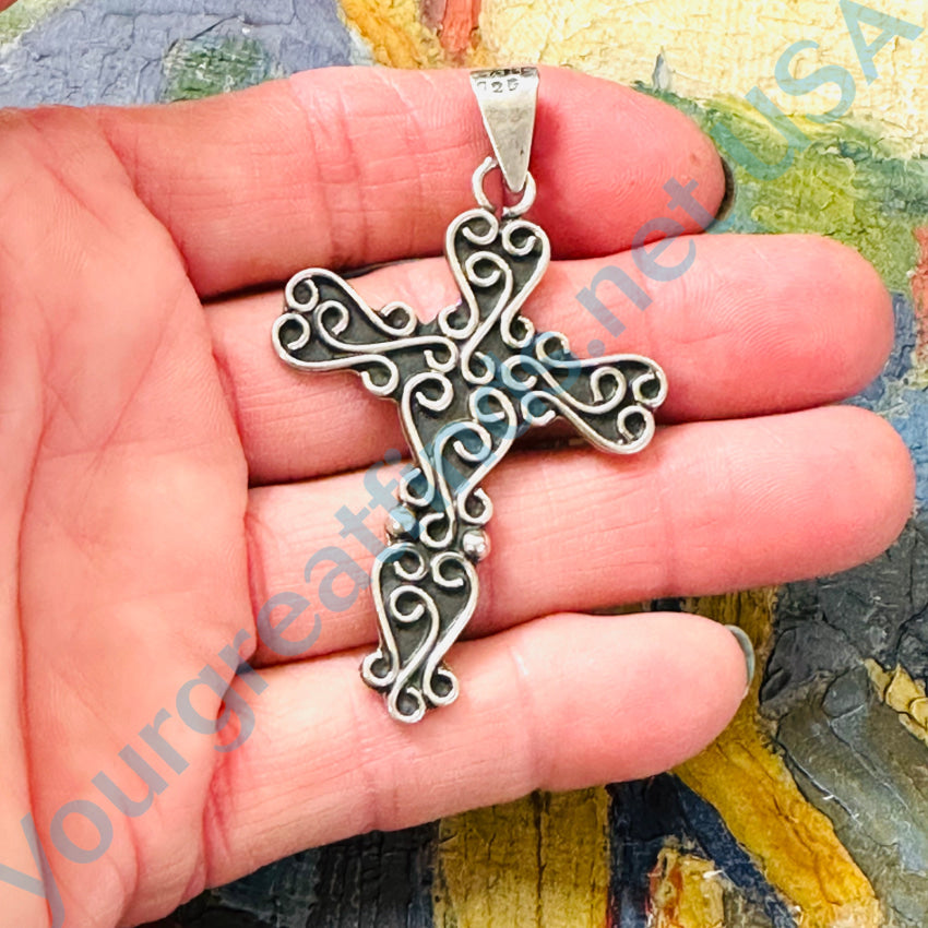Vintage Sterling Silver Cross Pendant Necklace for Women - Religious Jewelry Gift for Baptism, First Communion & Everyday Wear - 925 Silver Crucifix Pendant with 18