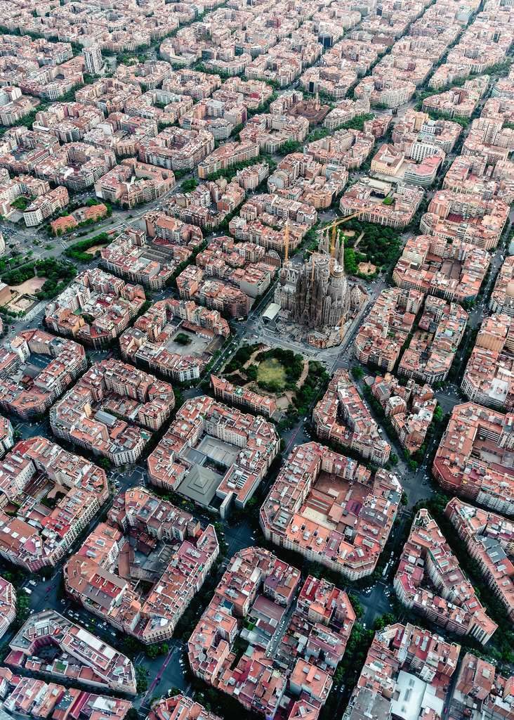 Ravensburger 1000-Piece Puzzle - Barcelona Aerial View Landscape Jigsaw Puzzle for Adults, Premium Puzzle Glue for Framing, Scenic Photo Puzzle 70cm - Perfect for Home Decor, Relaxation & Gift Giving