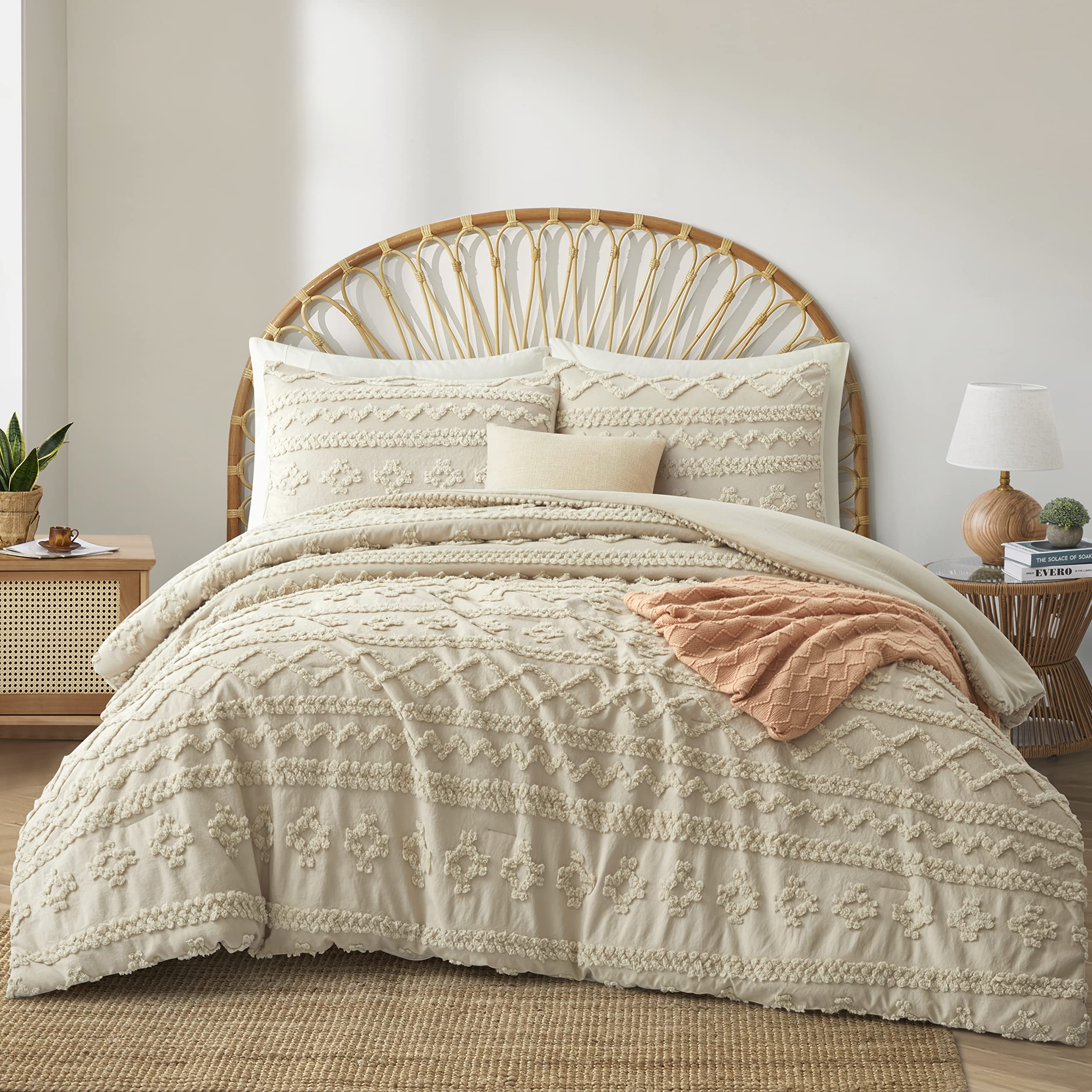 Oli Anderson Beige Queen Comforter Set - 3 Piece Tufted Boho Shabby Chic Bedding with 2 Pillowcases | Soft & Cozy for Master Bedroom, Guest Room & Dorm Decor (Beige, Queen Size)