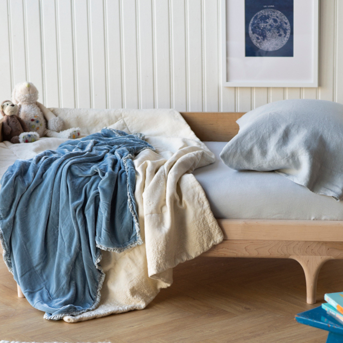 Soft Organic Linen Crib Sheet - Breathable & Hypoallergenic Baby Bedding for Boys & Girls - Perfect for Nursery, Daycare & Travel Cribs