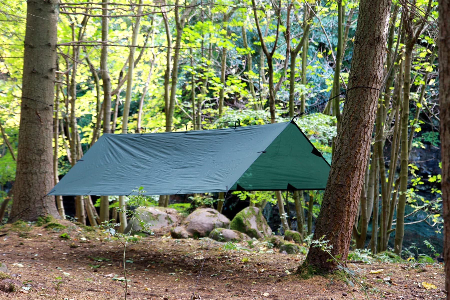 DD Tarp M - 100% Waterproof Lightweight Camping Tarp (11.5ft x 8ft, Olive Green) - Multifunctional Rainfly Shelter for Backpacking, Hiking & Outdoor Adventures - Perfect for Camping, Beach Trips & Emergency Shelter