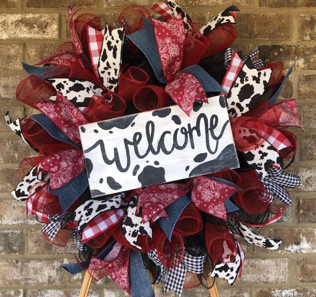 Rustic Cow Wreath for Front Door - Farmhouse Welcome Sign with Burlap Bow - Western Home Decor for Ranch, Country House & Farmhouse Style Entryway