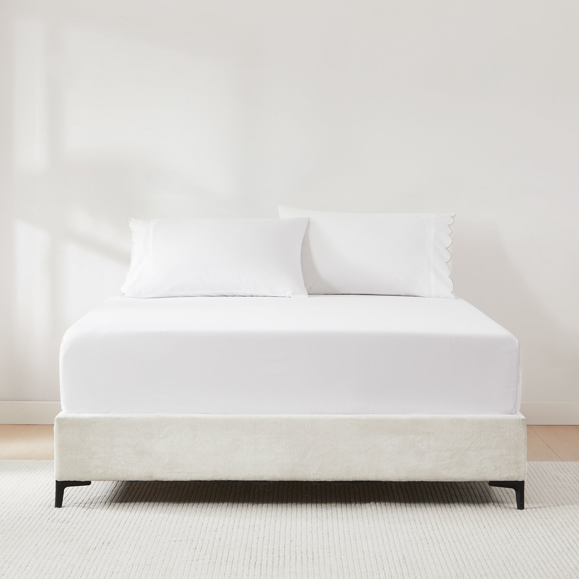 Coastal Chic Scalloped Edge Cotton Sheet Set - Soft & Breathable Bedding for Beach House, Guest Room & Master Bedroom - Perfect for Summer Nights & Coastal Decor