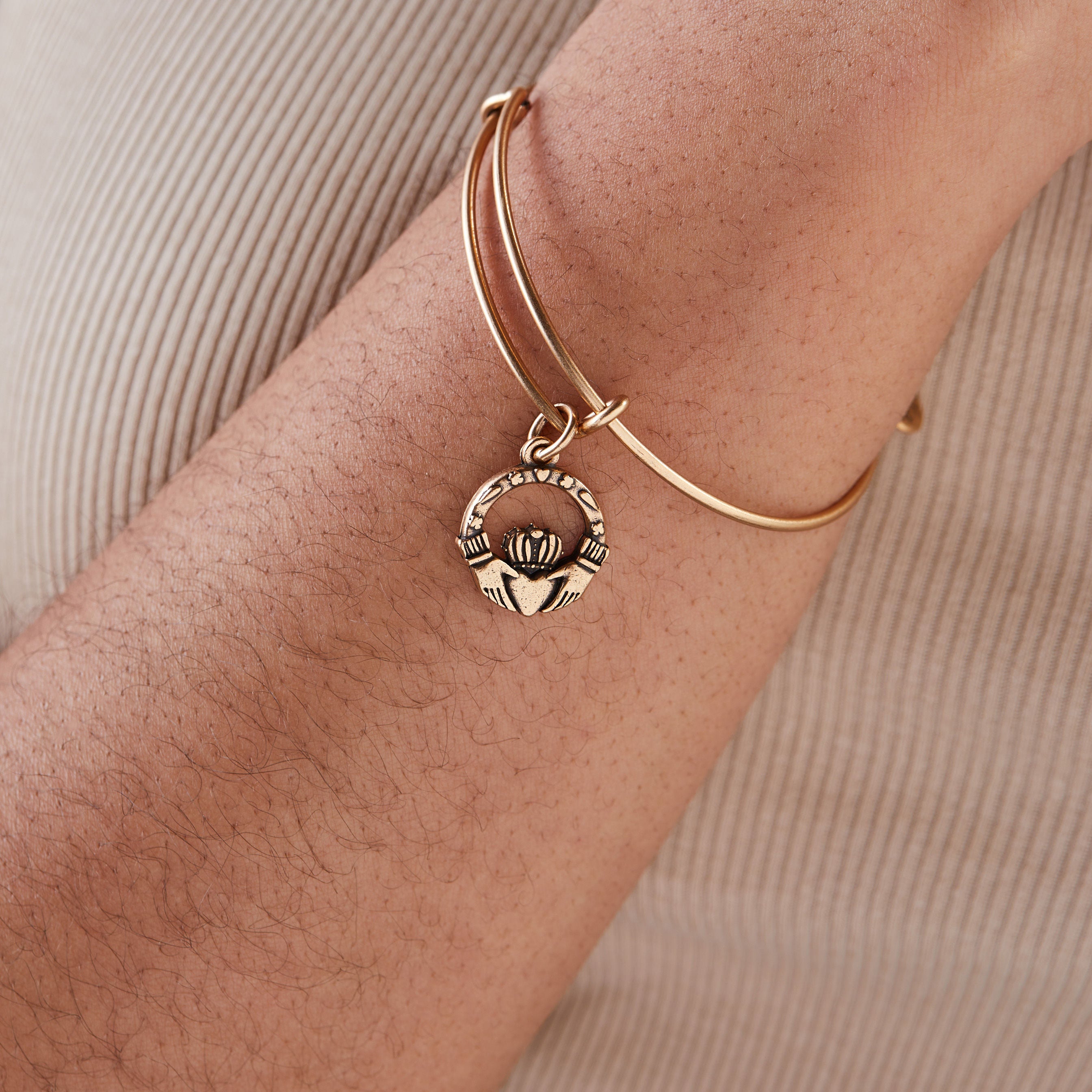 Claddagh Charm Bangle Bracelet - Irish Friendship & Love Bracelet for Women - Perfect for Weddings, Anniversaries & Gifts