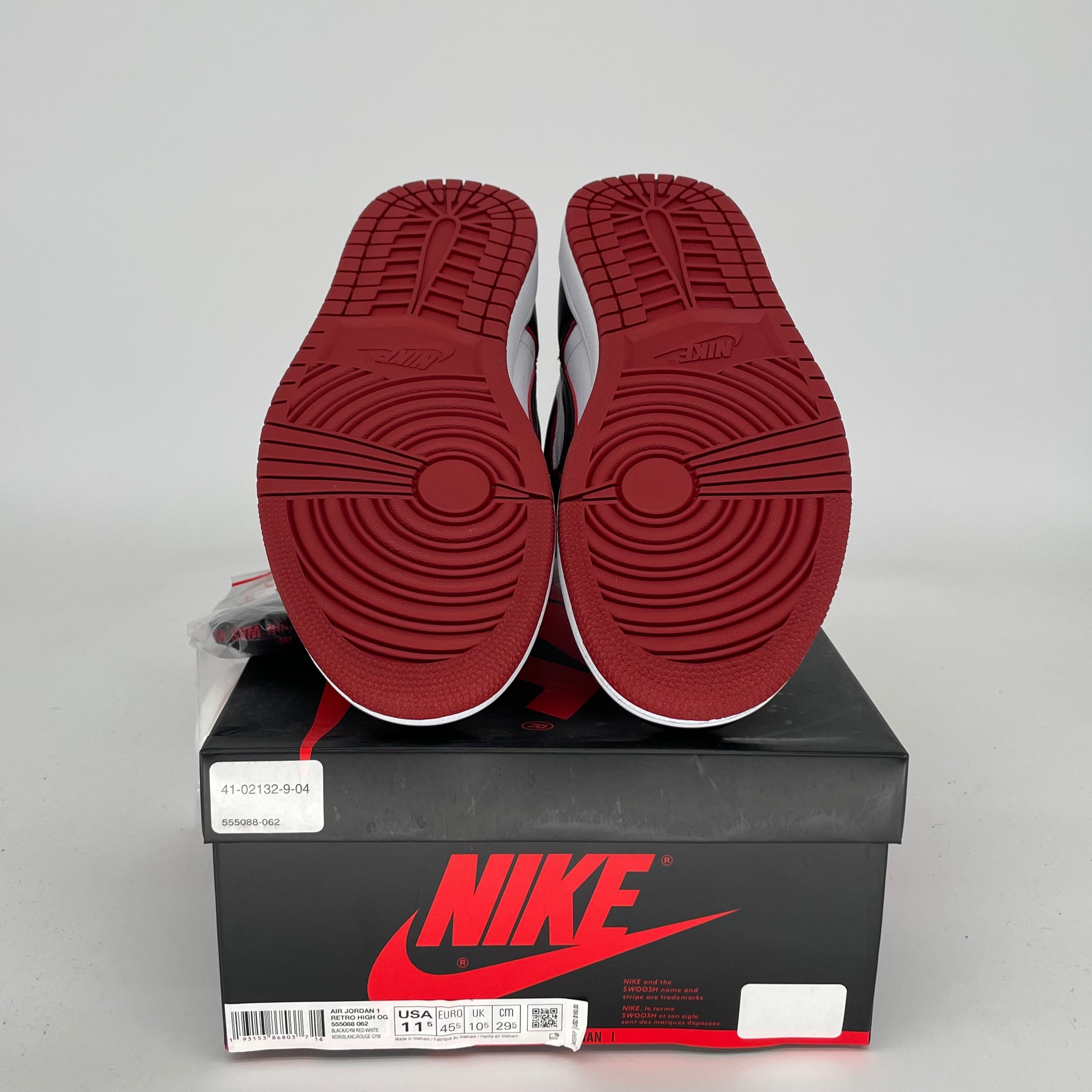 AIR JORDAN 1 BLOODLINE Men's Basketball Shoes Size 11.5 - Style 555088-062 | Retro High Top Sneakers for Streetwear & Basketball Games