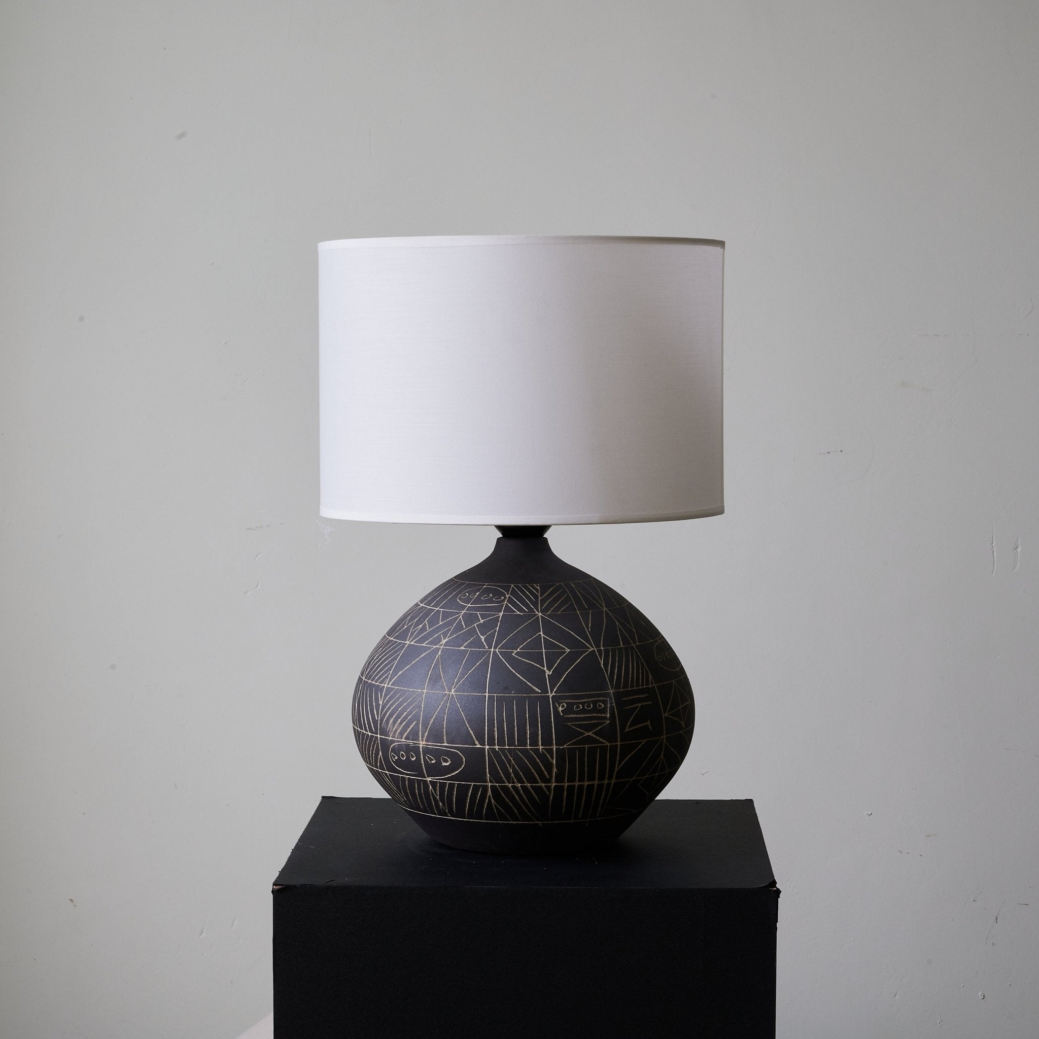 Lunari Etch Table Lamp - Modern LED Bedside Lamp with Adjustable Brightness for Living Room, Bedroom, and Office Decor