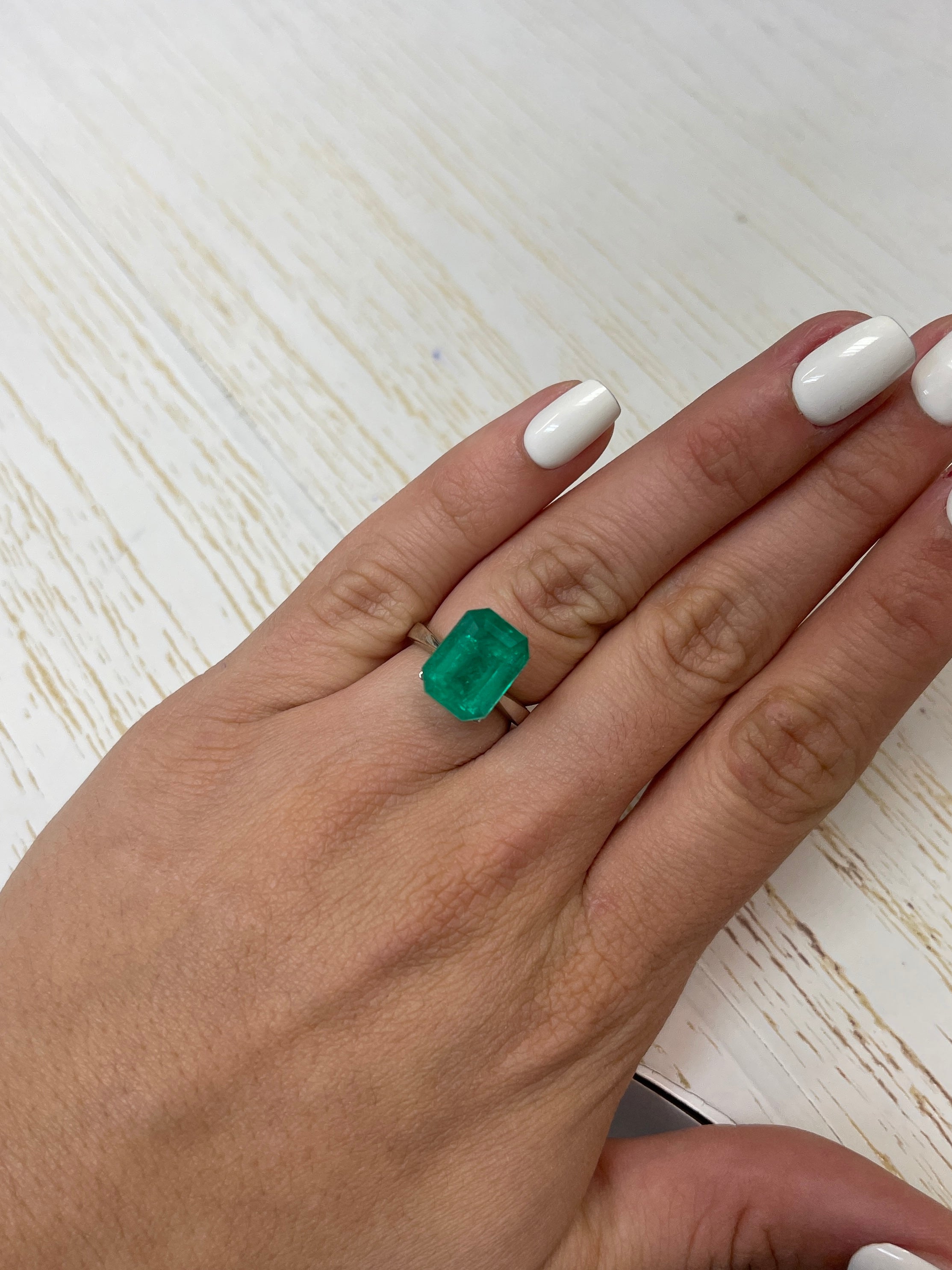 7.64 Carat 13x10mm Loose Colombian Emerald Gemstone - Emerald Cut for Jewelry Making, Engagement Rings & Luxury Gifts