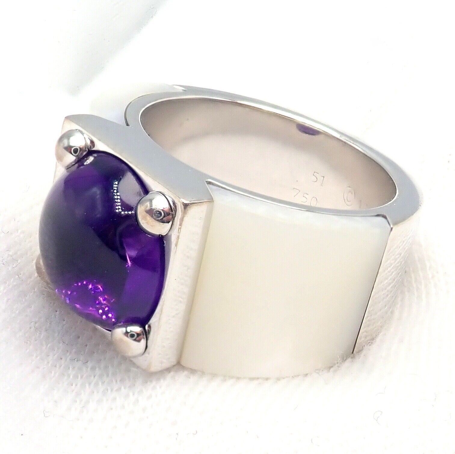 Authentic Van Cleef & Arpels 18k White Gold Amethyst Mother of Pearl Ring - Luxury Vintage Jewelry for Women, Perfect for Weddings, Anniversaries & Special Occasions