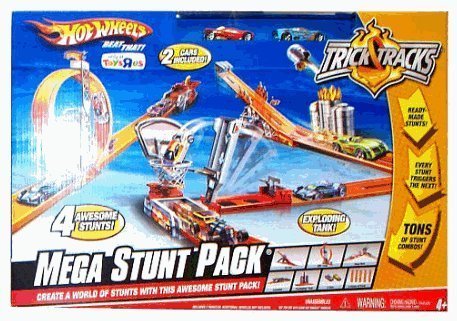 Hot Wheels Exploding Tank Mega Stunt Pack - 5-Piece Die-Cast Car Playset with Stunt Tracks for Kids - Perfect for Racing, Stunt Shows & Adventure Playtime