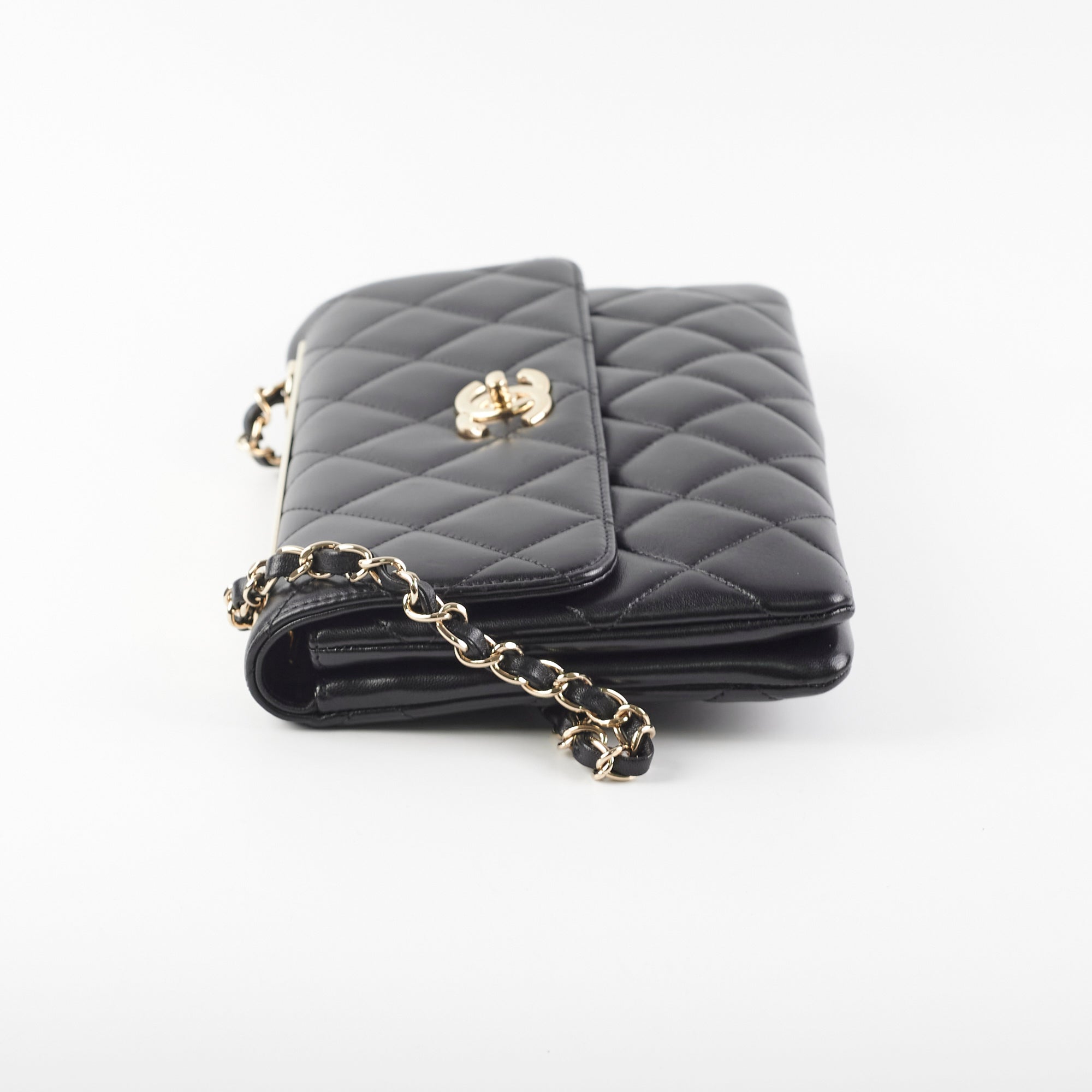 Chanel Trendy CC Shoulder Bag - Genuine Lambskin Leather Handbag in Black | Luxury Crossbody Purse for Women, Perfect for Evening Events & Daily Use