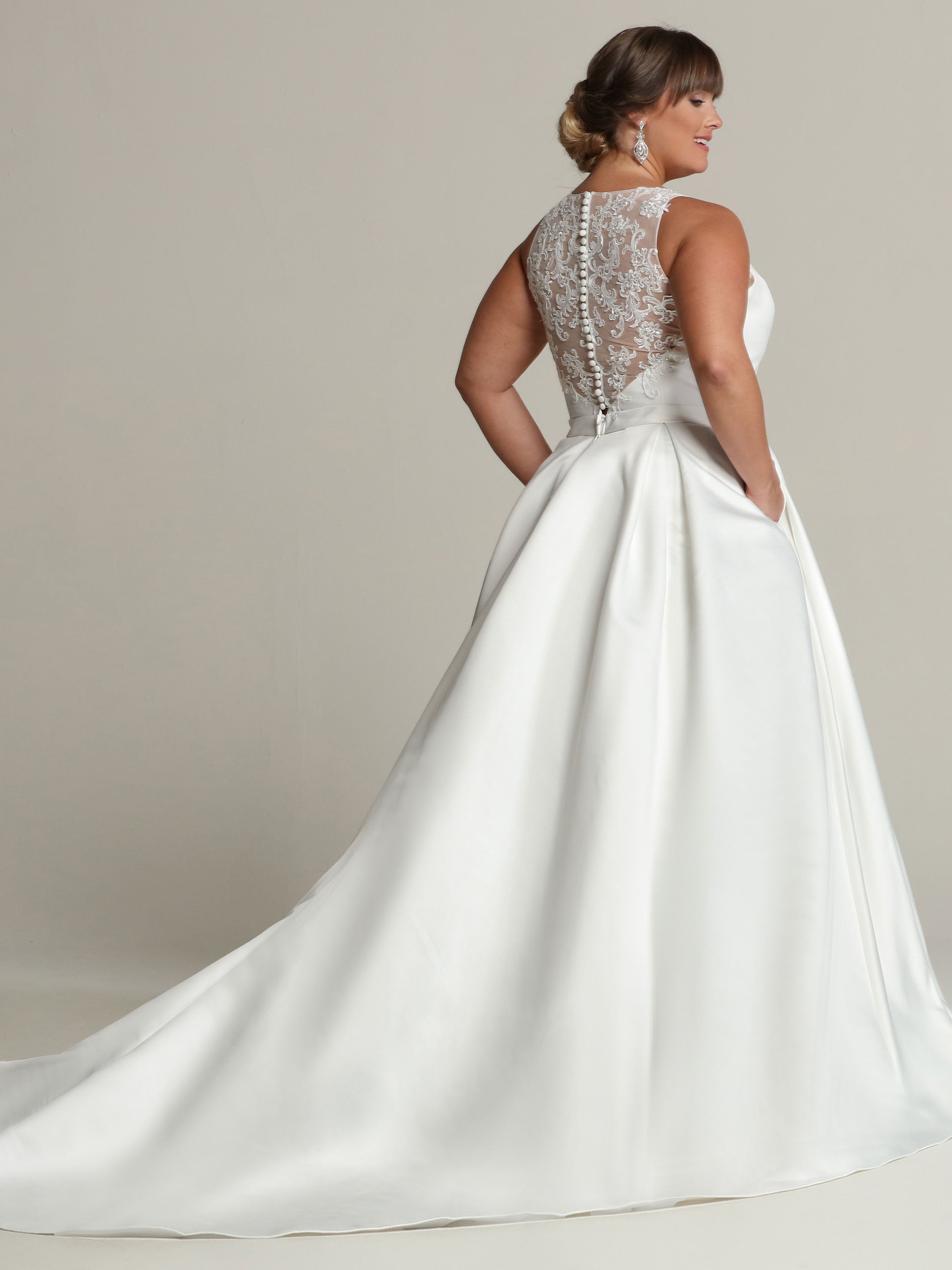 Penelope Halter Satin A-Line Wedding Dress with Pockets - Elegant Bridal Gown for Beach, Garden & Church Ceremonies