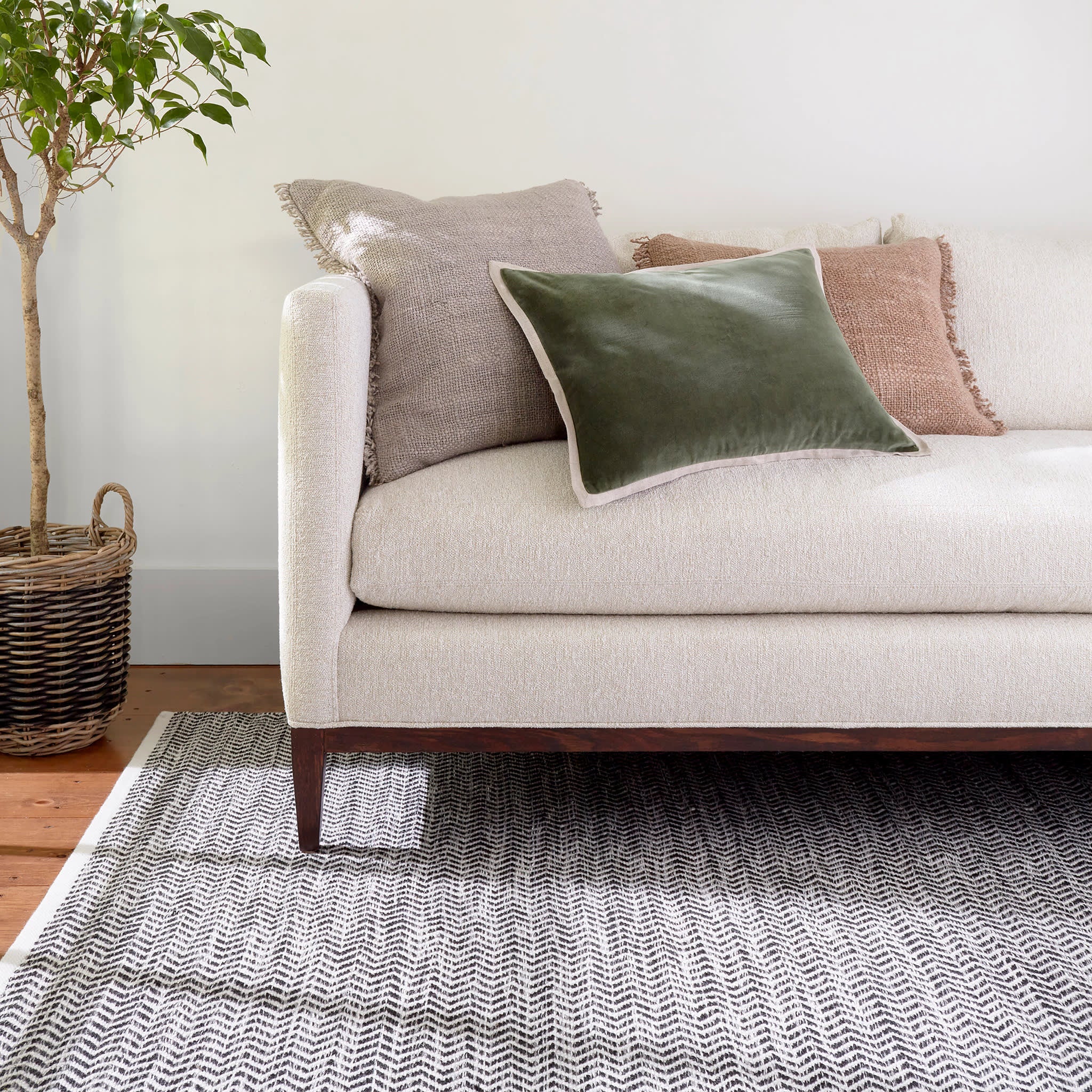 Handwoven Coastal Black Indoor/Outdoor Area Rug - Perfect for Beach House, Patio, Living Room & Bedroom Decor
