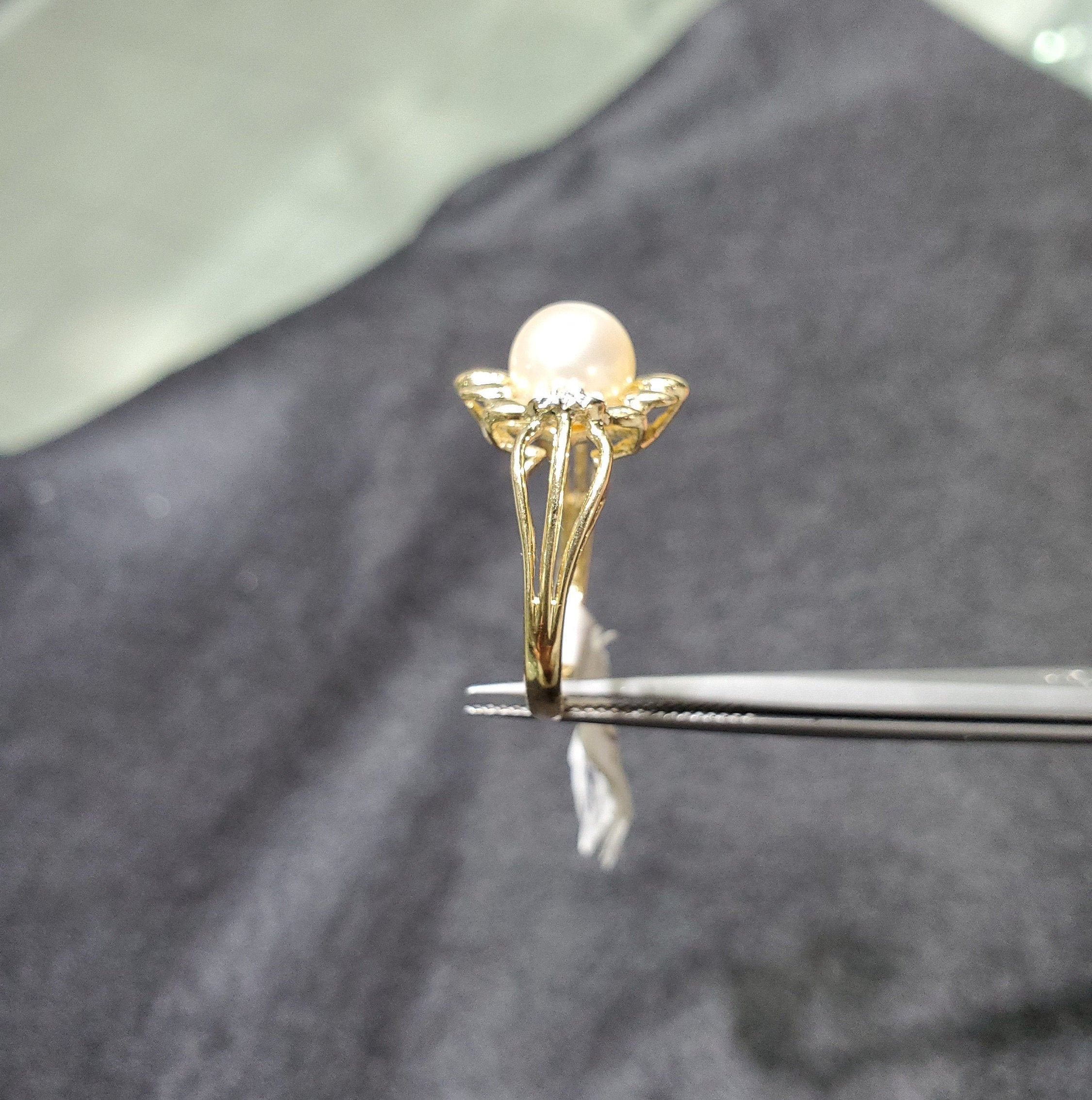 10K Yellow Gold Solitaire Pearl Diamond Ring for Women - Elegant Bridal Jewelry, Anniversary Gift, Engagement Ring & Wedding Band