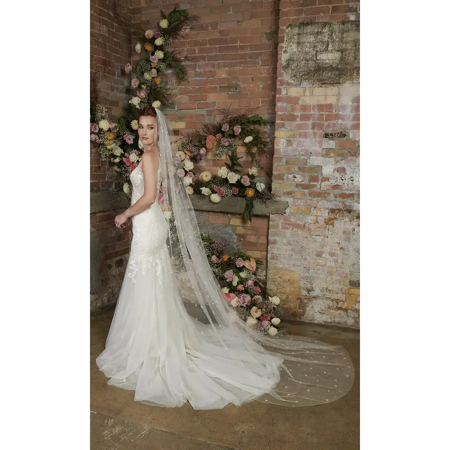 Bridal Veil V2295C - Elegant Wedding Veil for Brides | Perfect for Church Ceremonies, Outdoor Weddings & Photo Shoots