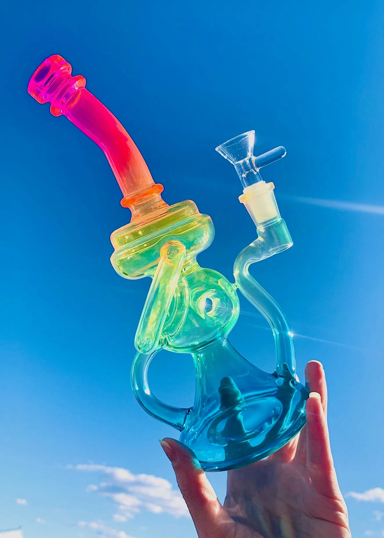 Premium Rainbow Glass Recycler Dab Rig with 14mm Regular Bowl - Perfect for Concentrates, Oils & Smooth Hits | Ideal for Home Use, Parties & Relaxation