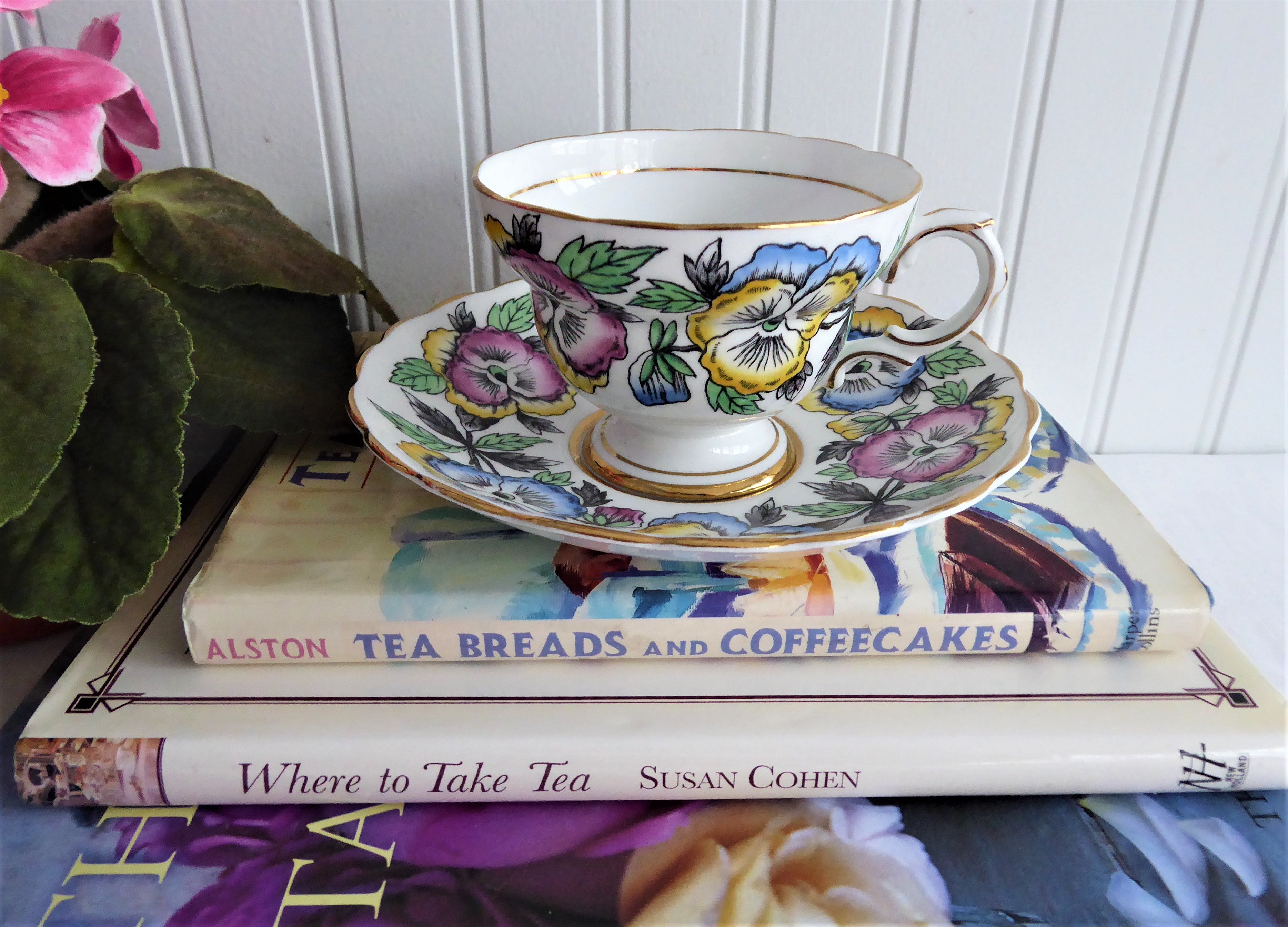Vintage Rosina Pansy Cup and Saucer Set - Hand-Painted Floral Tea Cup with Saucer - Colorful 1940s Collectible for Afternoon Tea, Vintage Decor, or Gift