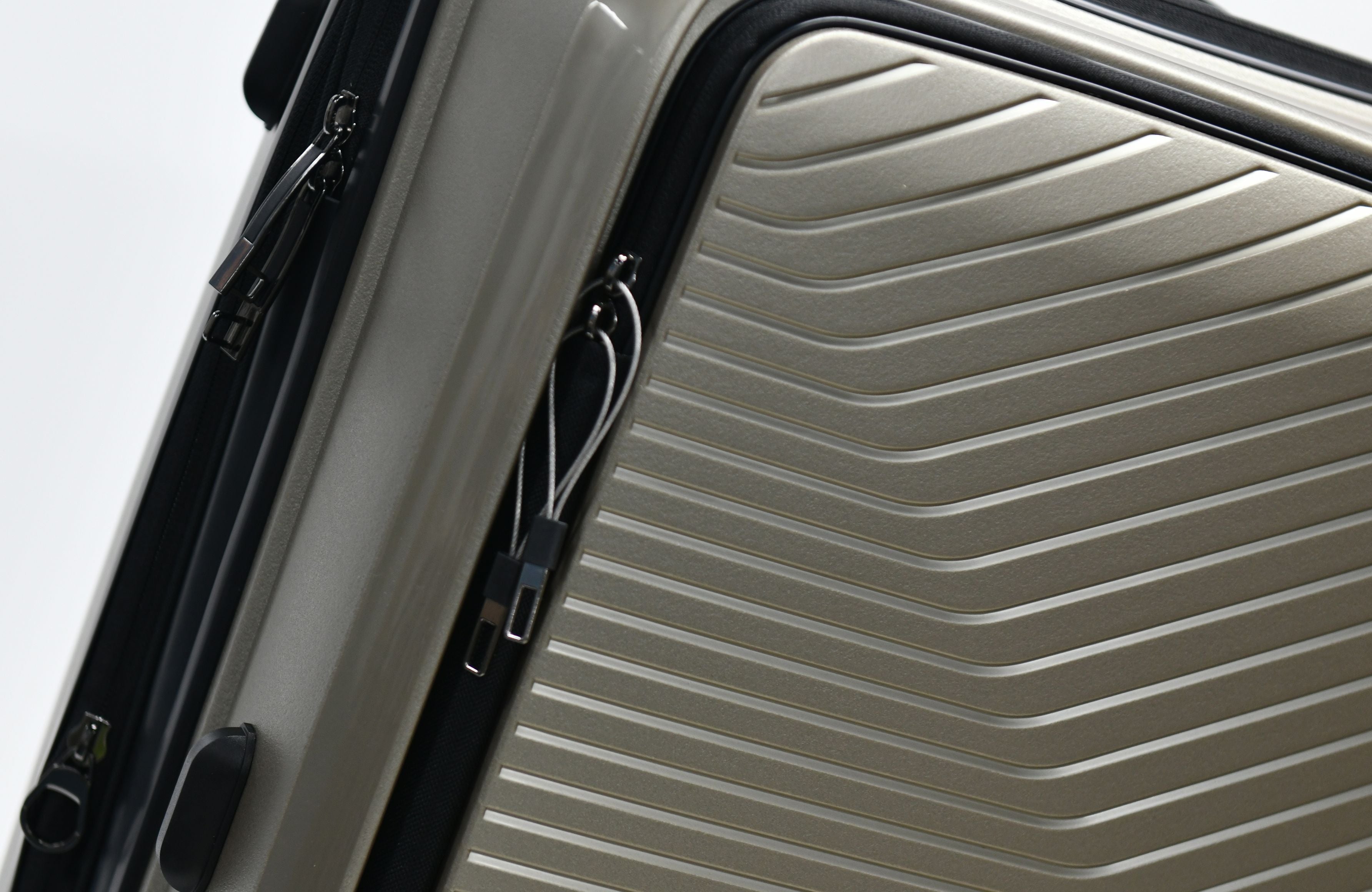 Tosca Space X 25in Medium Dual Opening Suitcase in Champagne - Perfect for Travel, Business Trips & Weekend Getaways