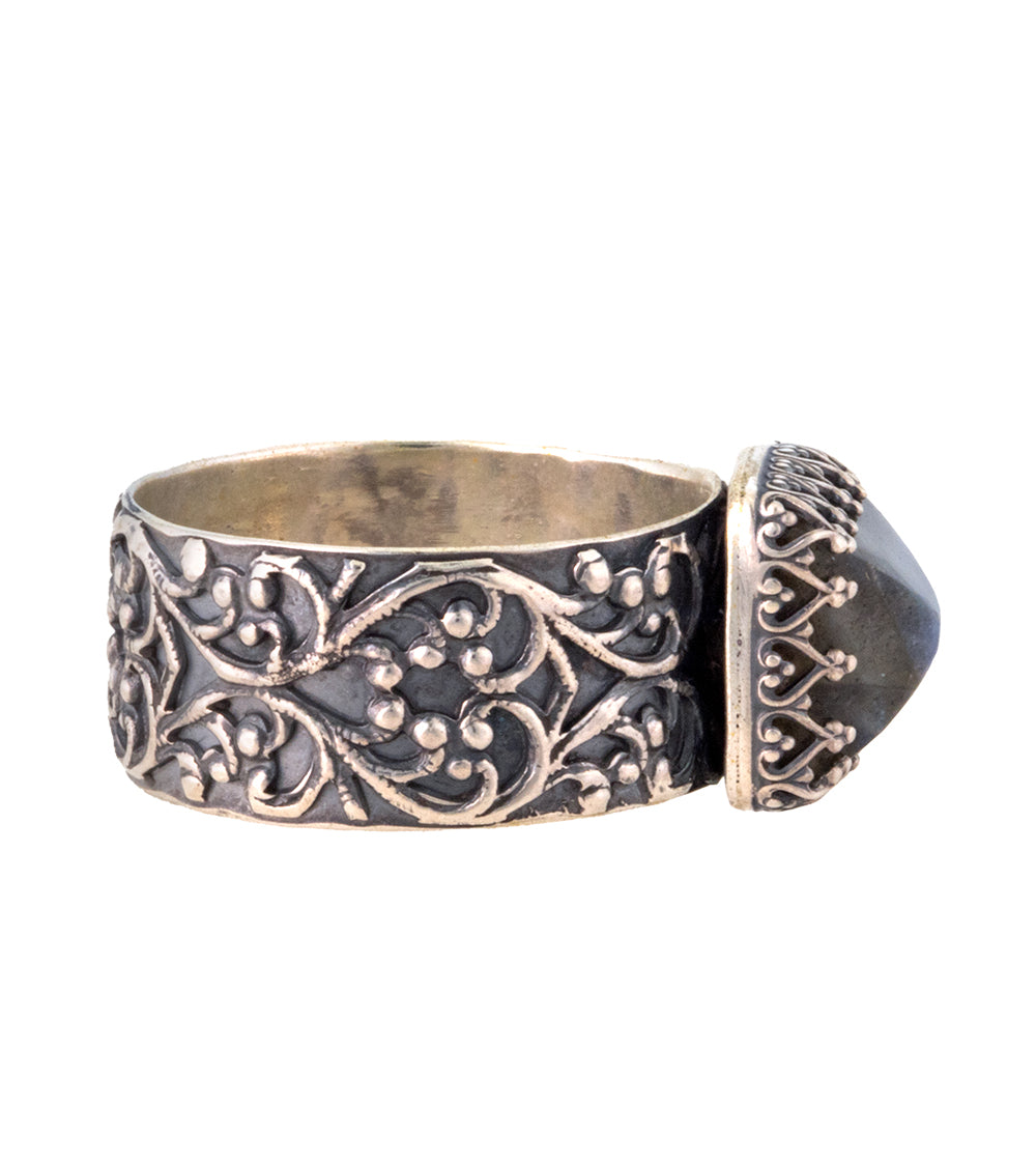 Galit Sterling Silver Labradorite Ring – Elegant Gemstone Jewelry for Women, Perfect for Everyday Wear & Special Occasions