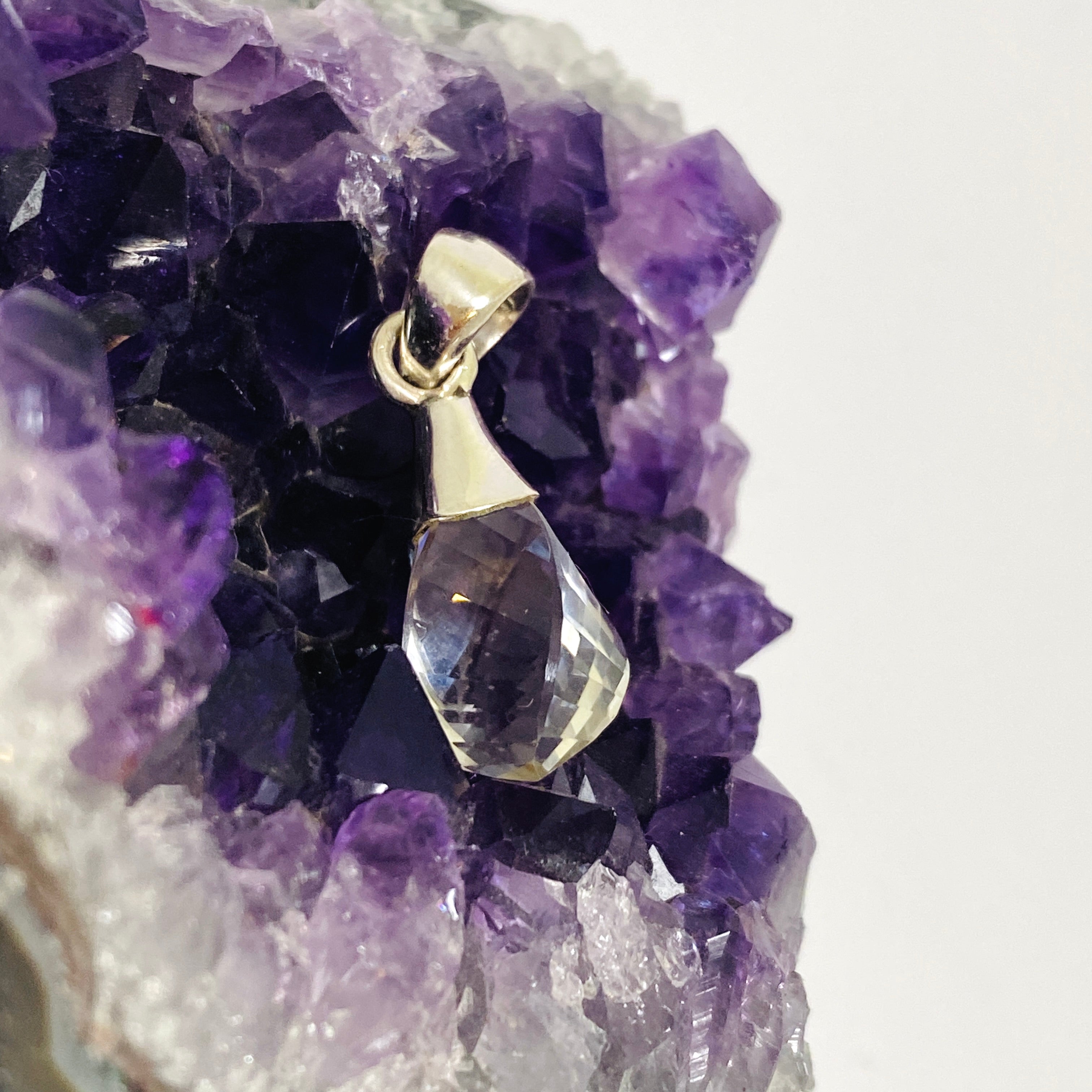 Natural Clear Quartz Briolette Faceted Pendant Necklace - PPGJ919 - Elegant Healing Crystal Jewelry for Meditation, Energy Cleansing & Spiritual Gifts
