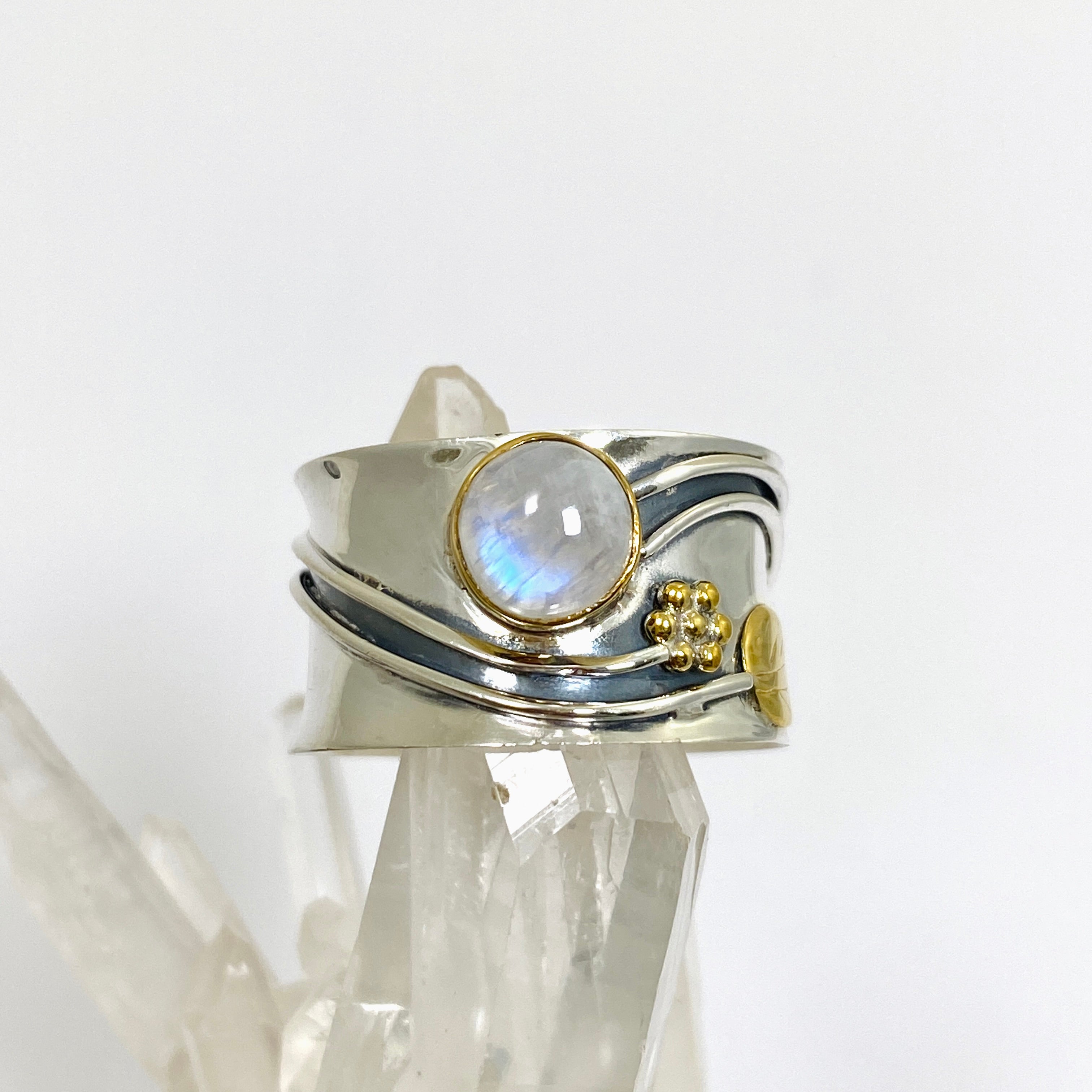 Moonstone Round Cabochon Ring in Sterling Silver - Elegant Birthstone Jewelry for Women - Perfect for Weddings, Anniversaries & Special Occasions