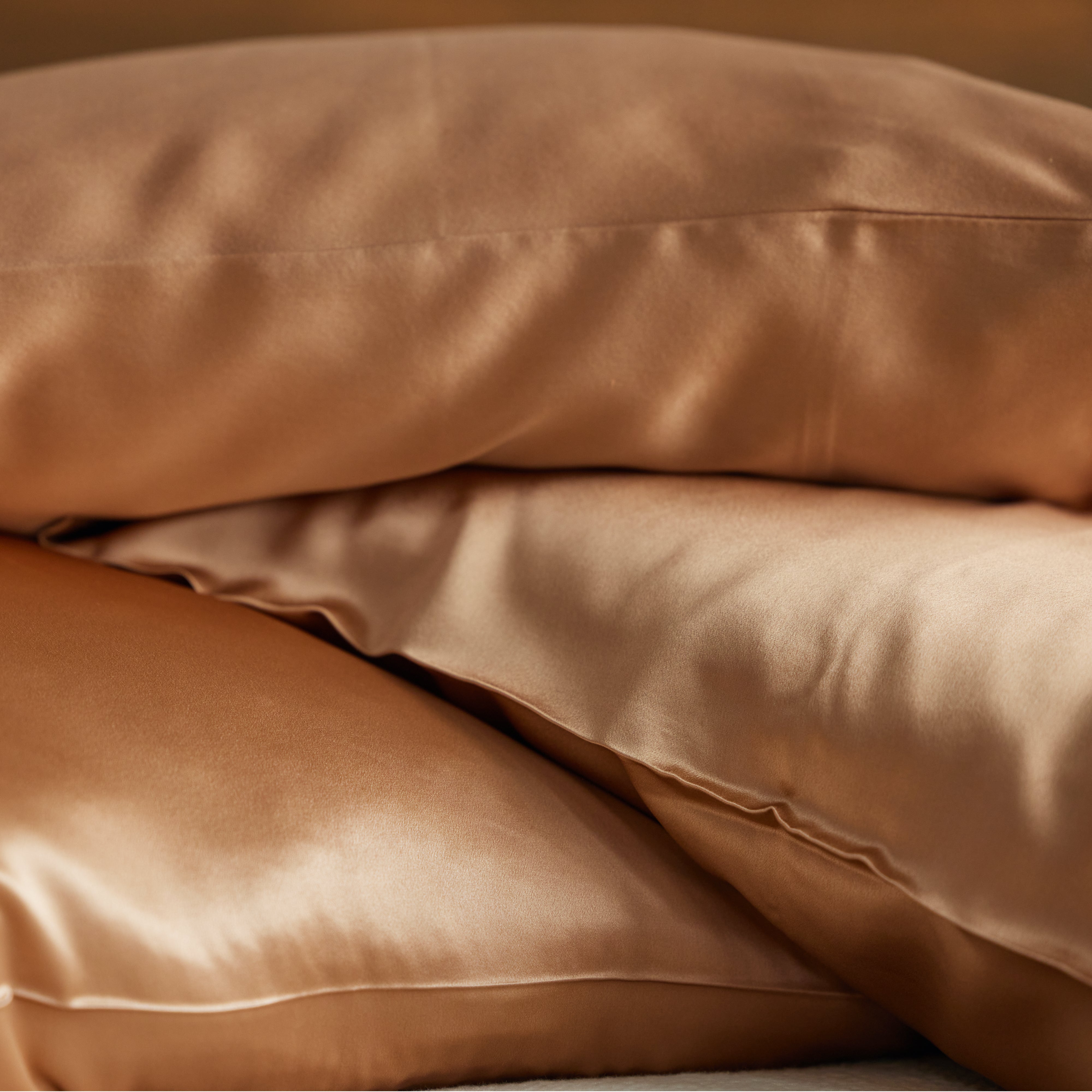 Premium 100% Mulberry Silk Pillowcase for Hair & Skin Care - Hypoallergenic, Anti-Wrinkle, Smooth & Cooling - Perfect for Beauty Sleep, Travel & Sensitive Skin